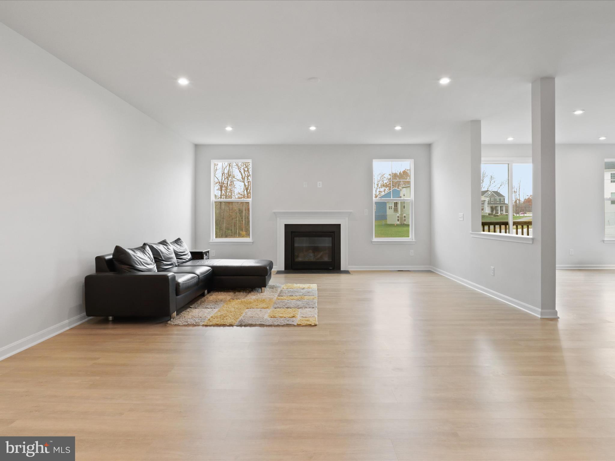 SUMMIT CROSSING ESTATES - Residential