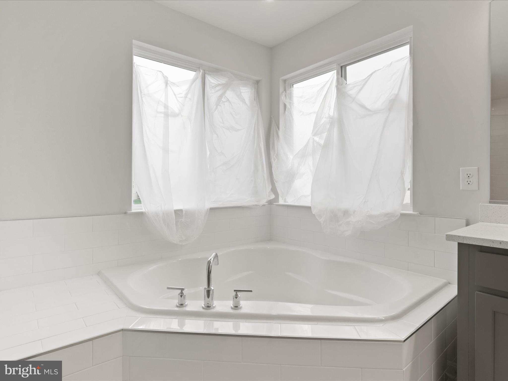 SUMMIT CROSSING ESTATES - Residential