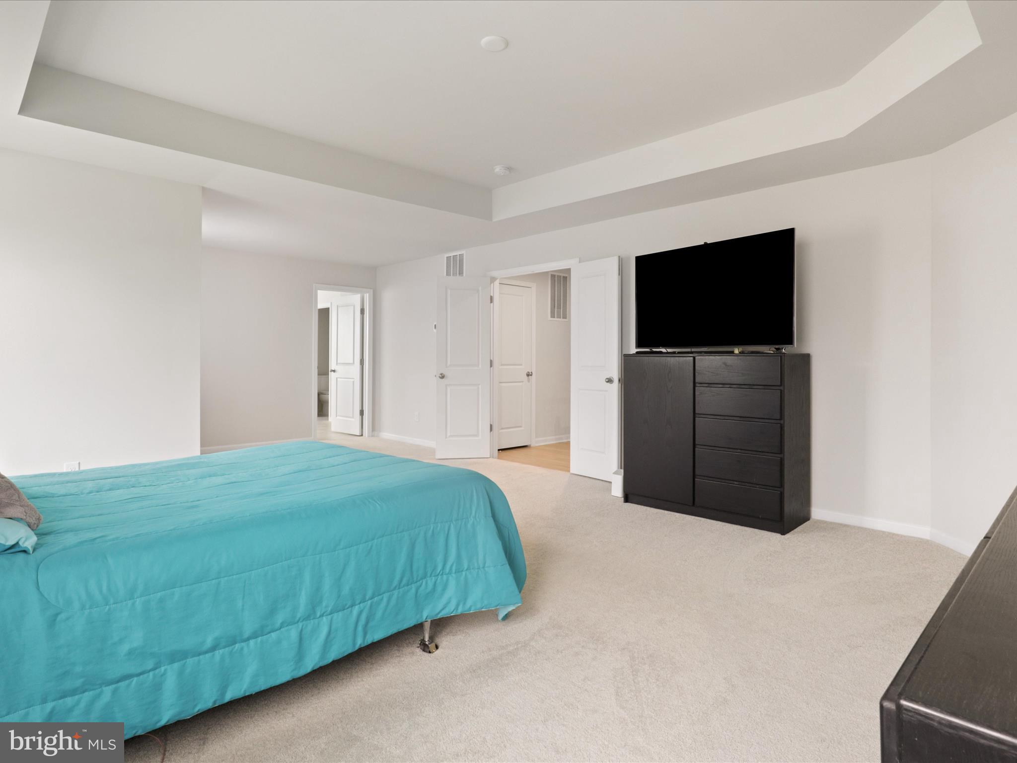 SUMMIT CROSSING ESTATES - Residential