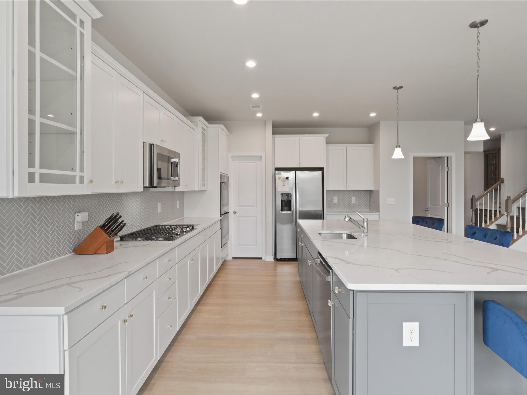 SUMMIT CROSSING ESTATES - Residential