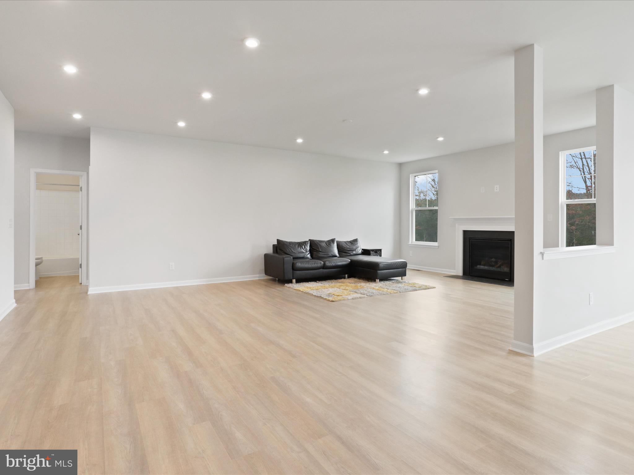 SUMMIT CROSSING ESTATES - Residential