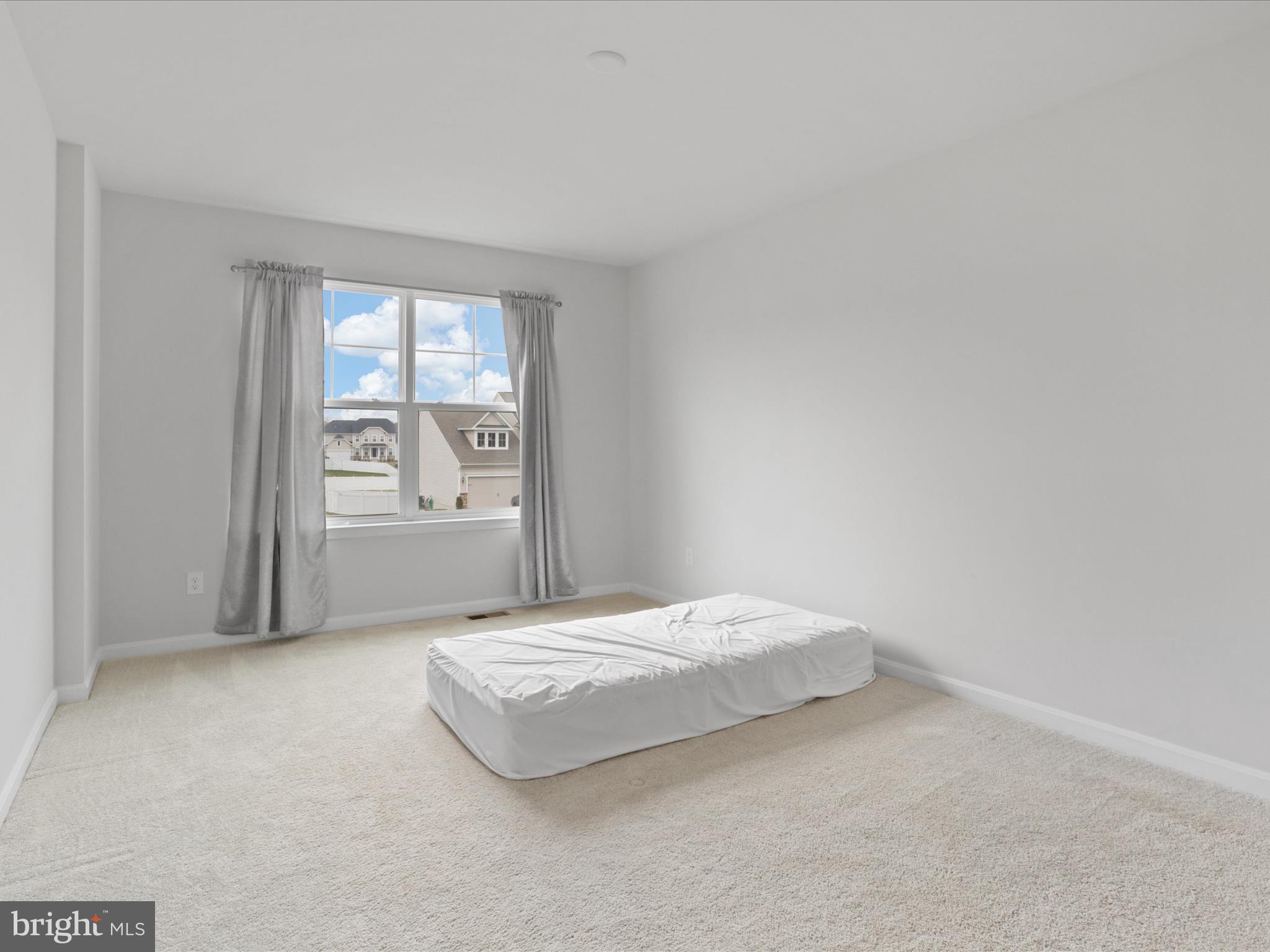 SUMMIT CROSSING ESTATES - Residential