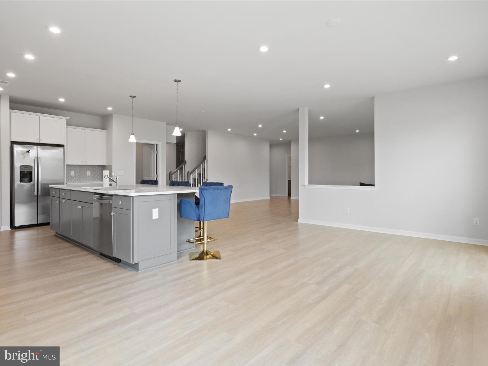 SUMMIT CROSSING ESTATES - Residential