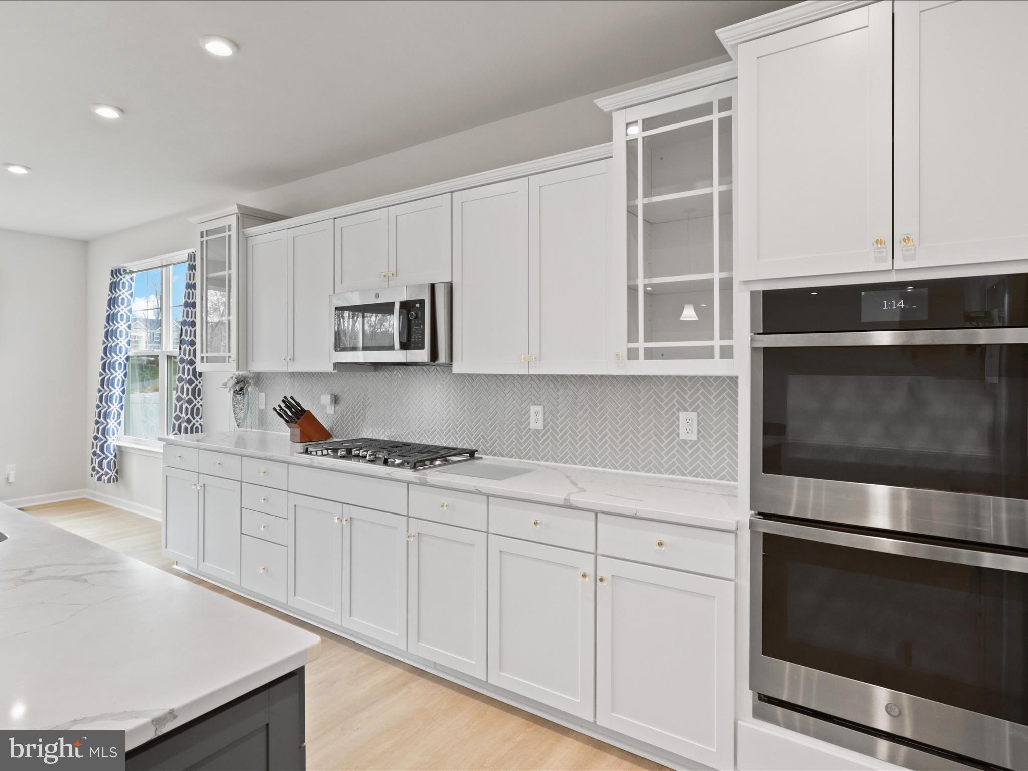 SUMMIT CROSSING ESTATES - Residential