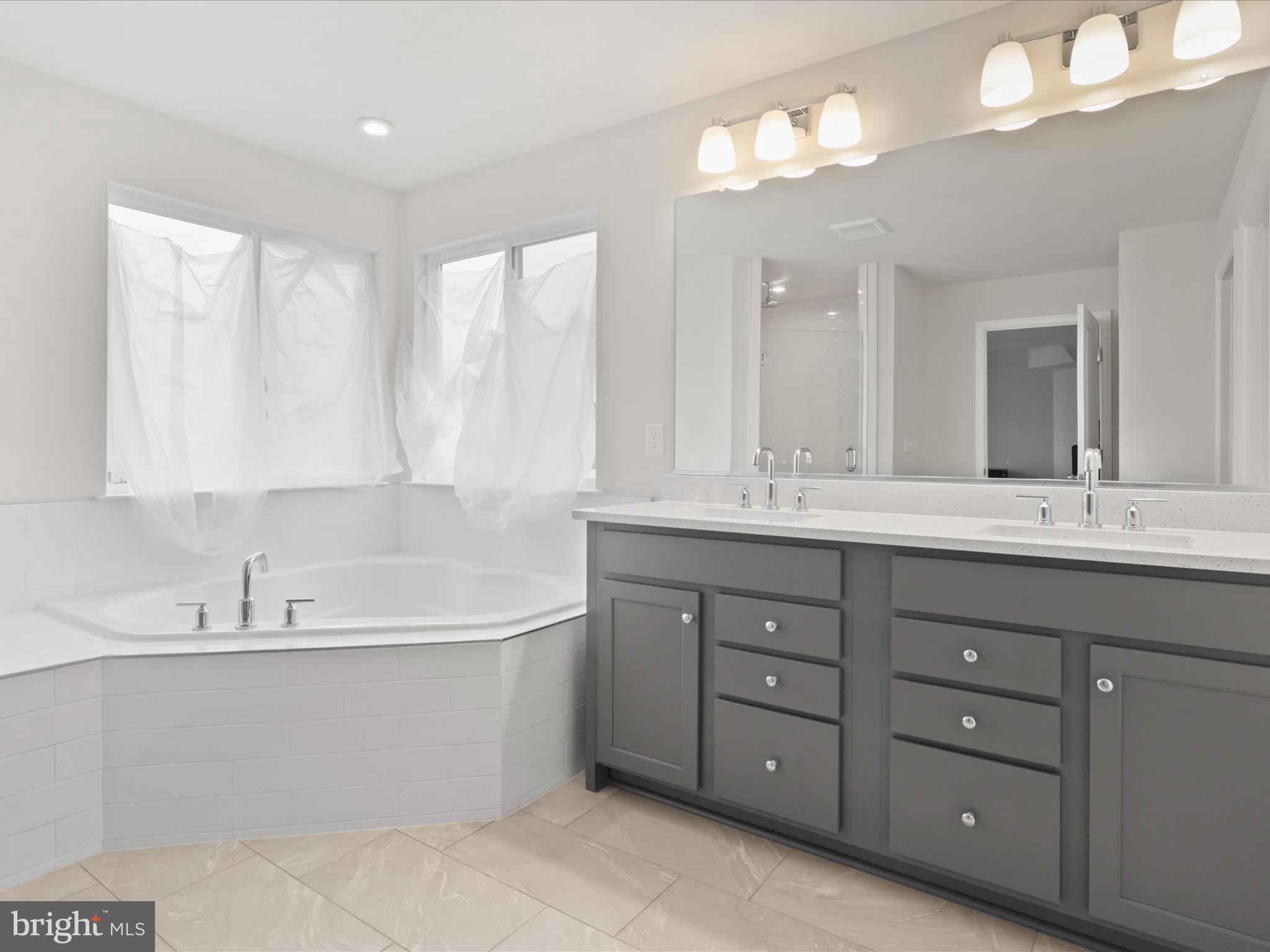 SUMMIT CROSSING ESTATES - Residential