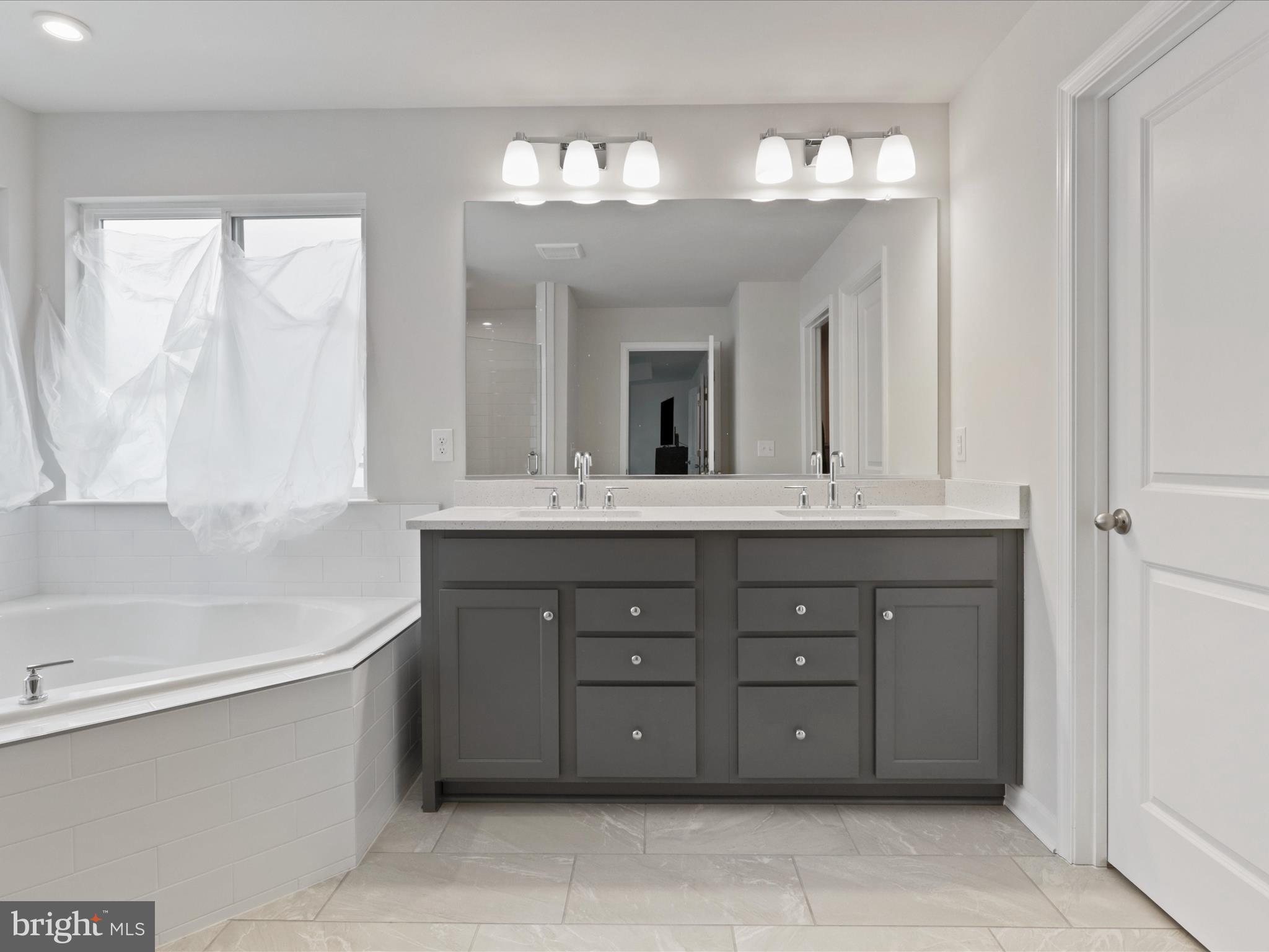 SUMMIT CROSSING ESTATES - Residential