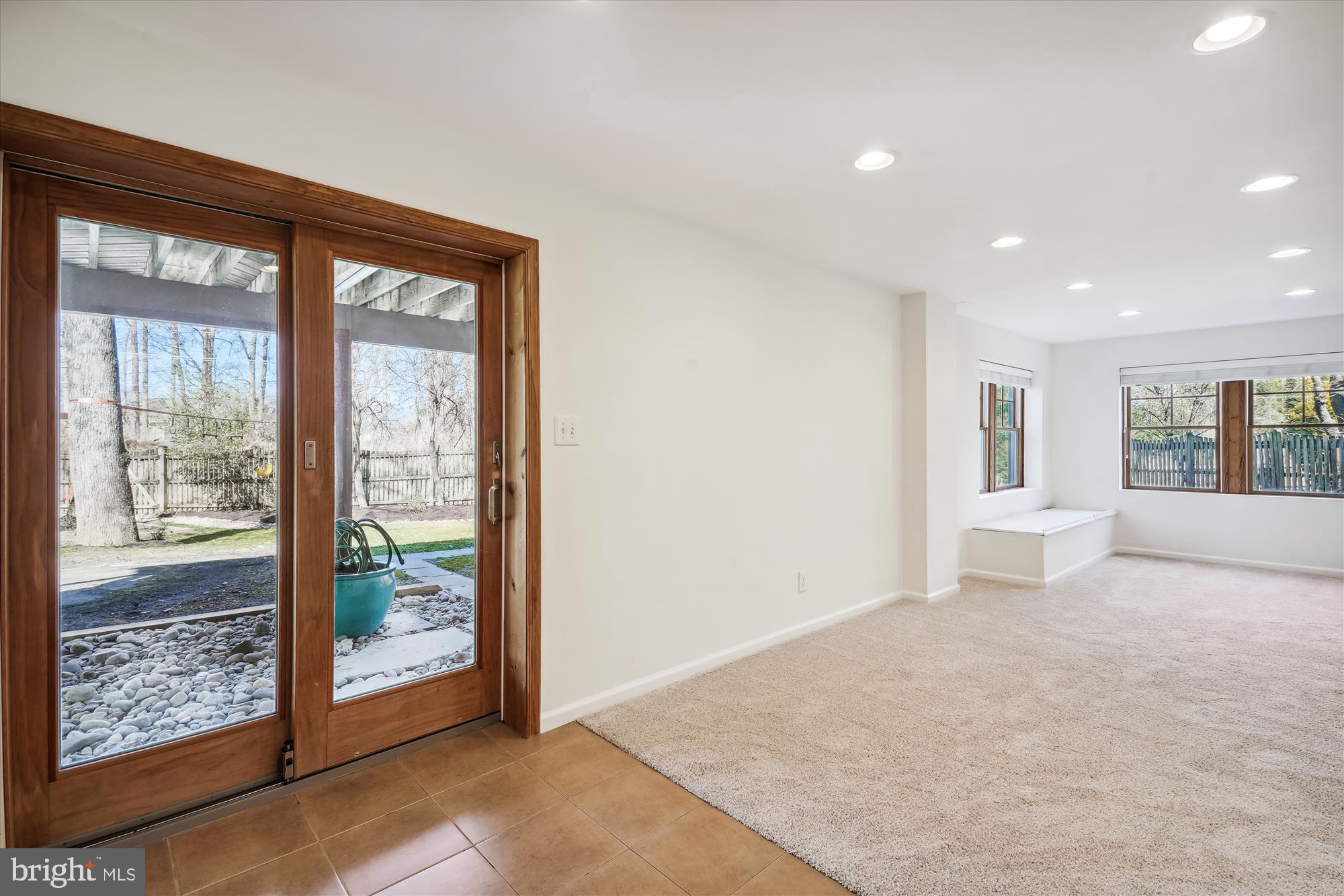 SHADY ACRES - Residential