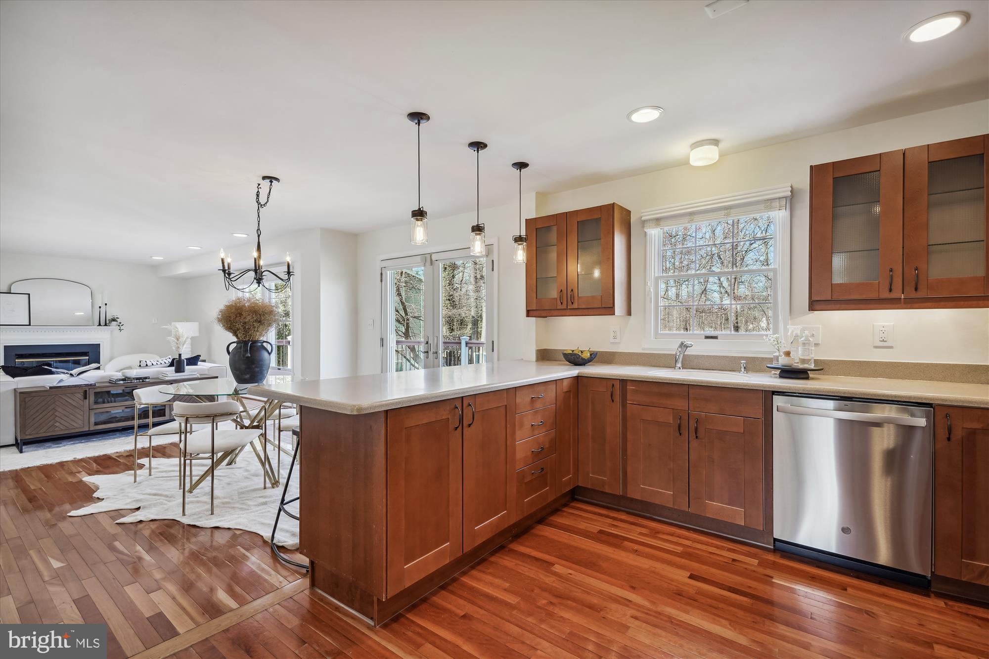 SHADY ACRES - Residential