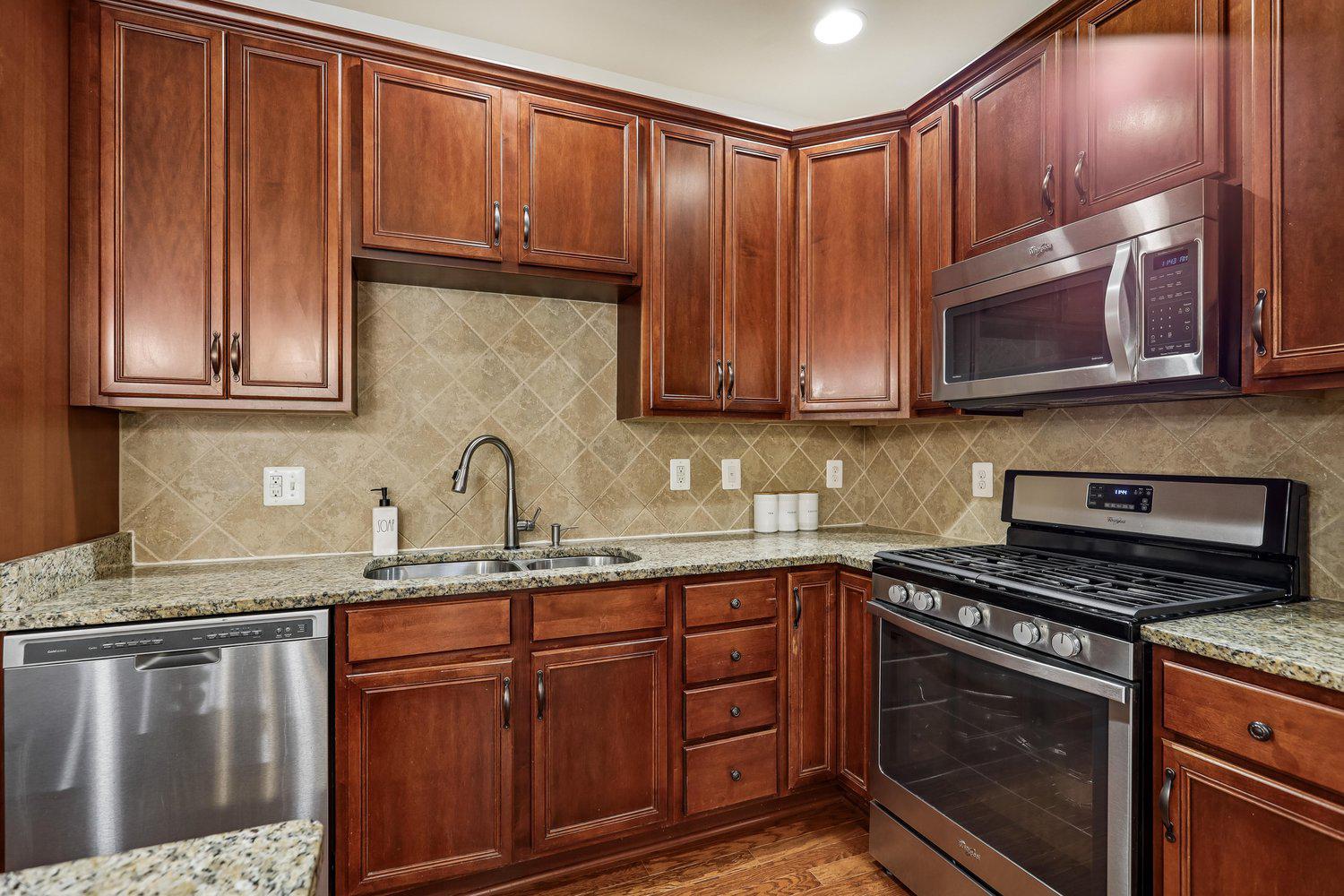 THE BUCKINGHAM AT LOUDOUN VALLEY - Residential