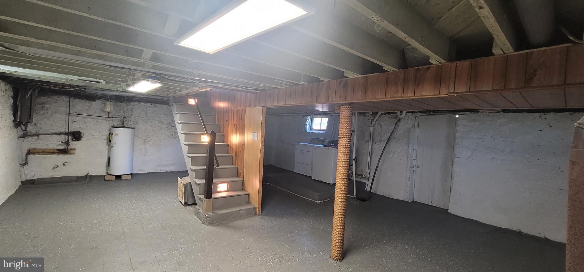 WINDSOR MILL - Residential Lease