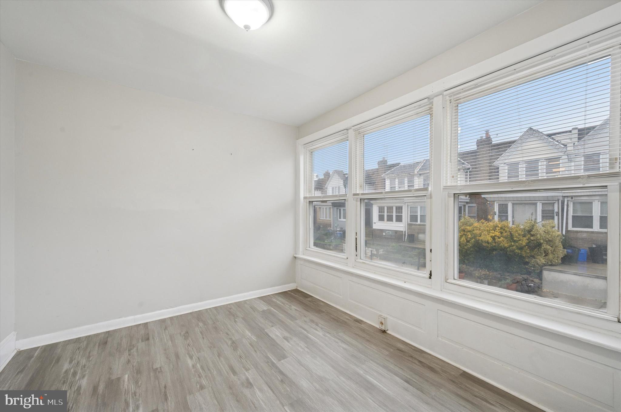 ELMWOOD PARK - Residential Lease