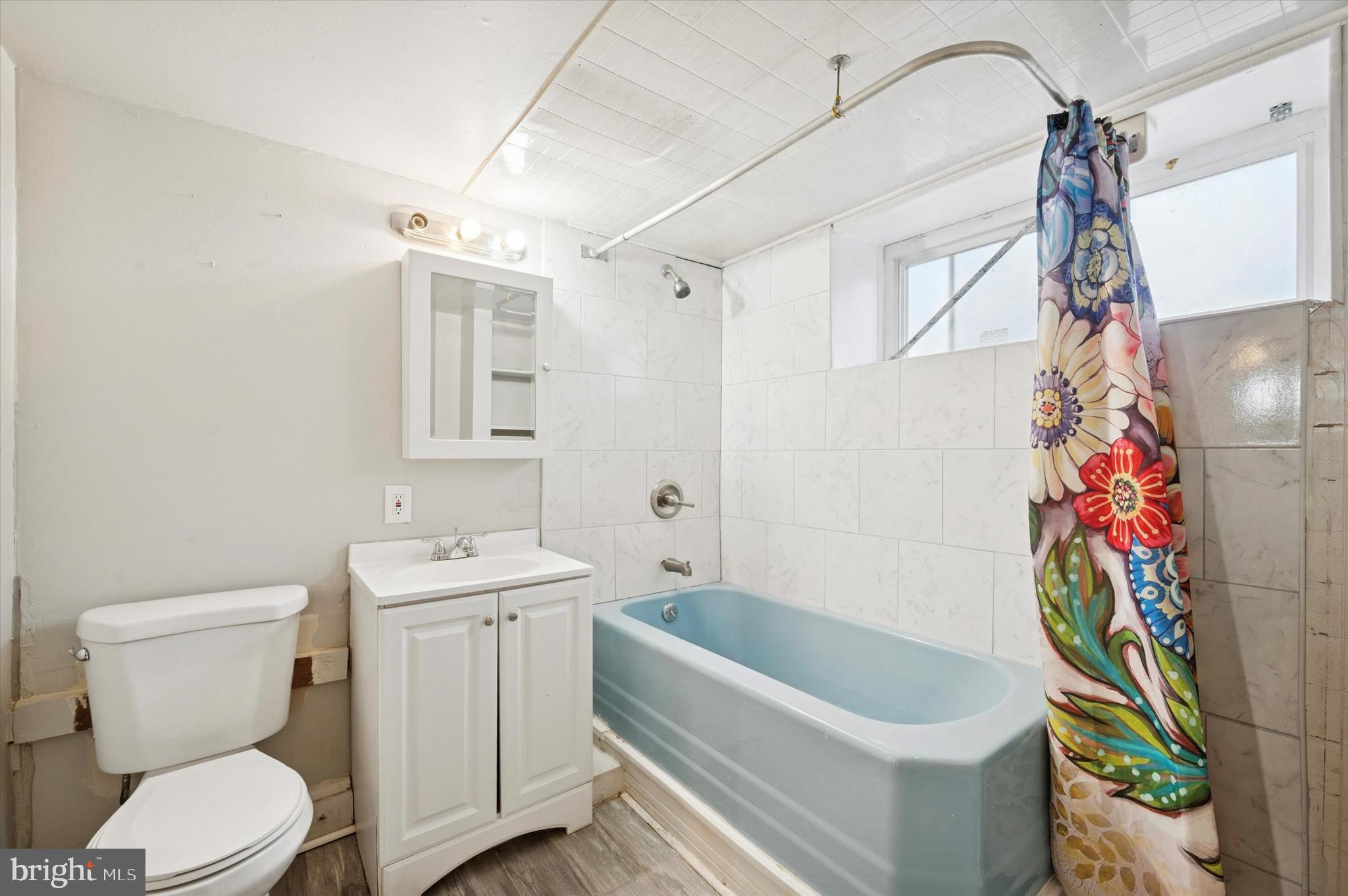 ELMWOOD PARK - Residential Lease