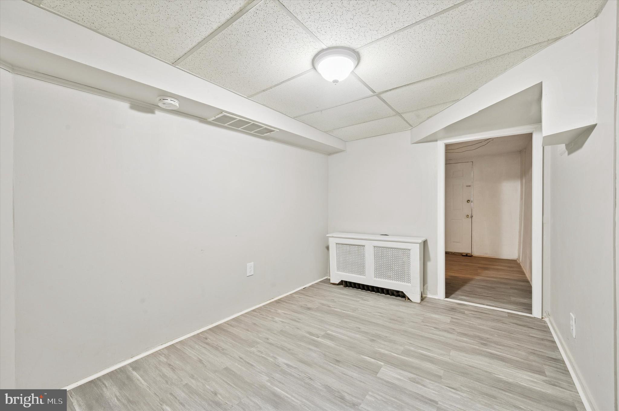 ELMWOOD PARK - Residential Lease