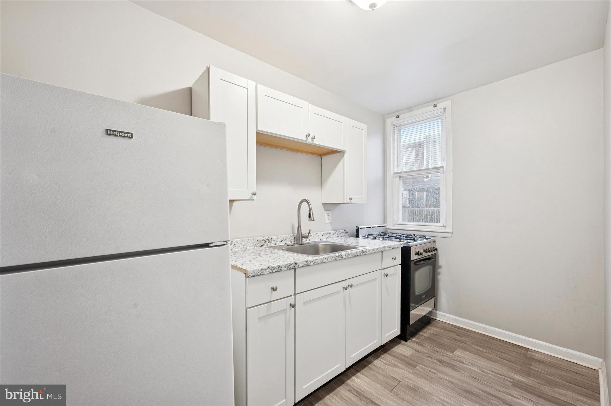 ELMWOOD PARK - Residential Lease