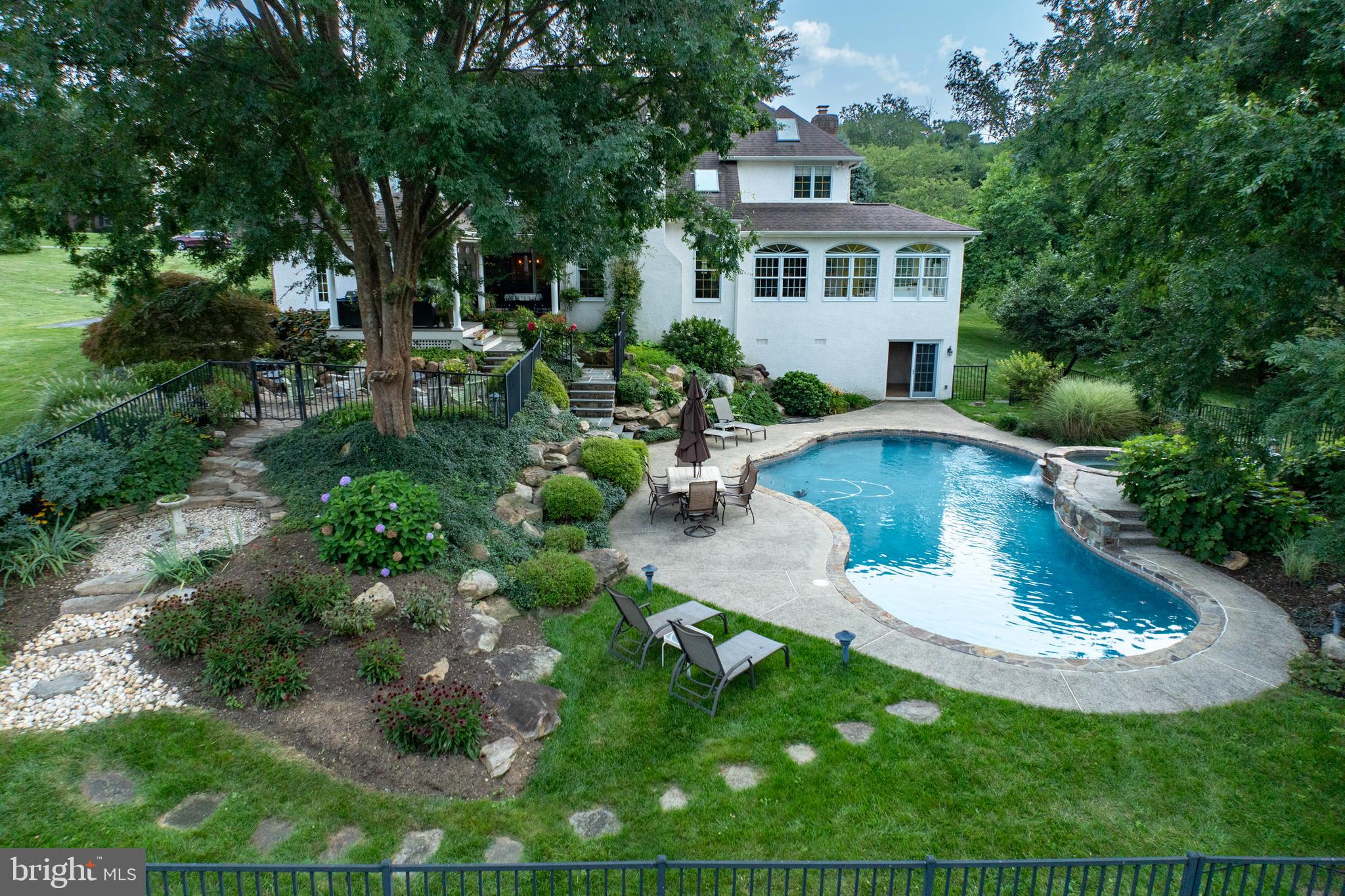 FIELDSTONE FARM - Residential