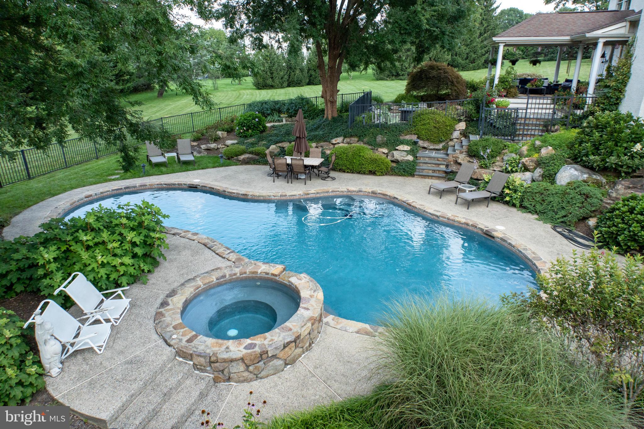 FIELDSTONE FARM - Residential