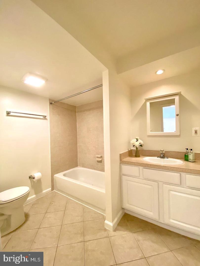 THE OASIS CONDOMINIUMS - Residential