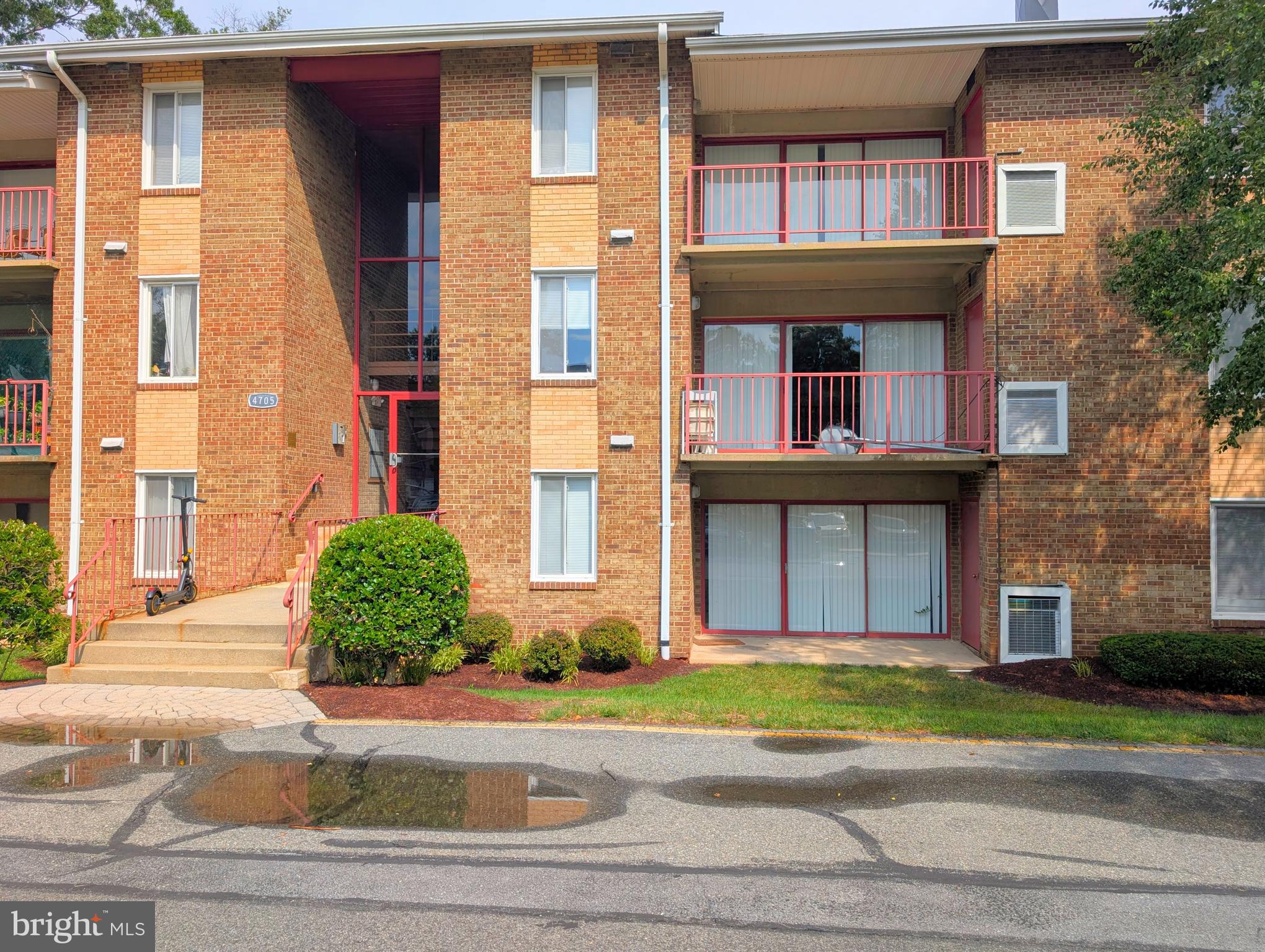 THE OASIS CONDOMINIUMS - Residential