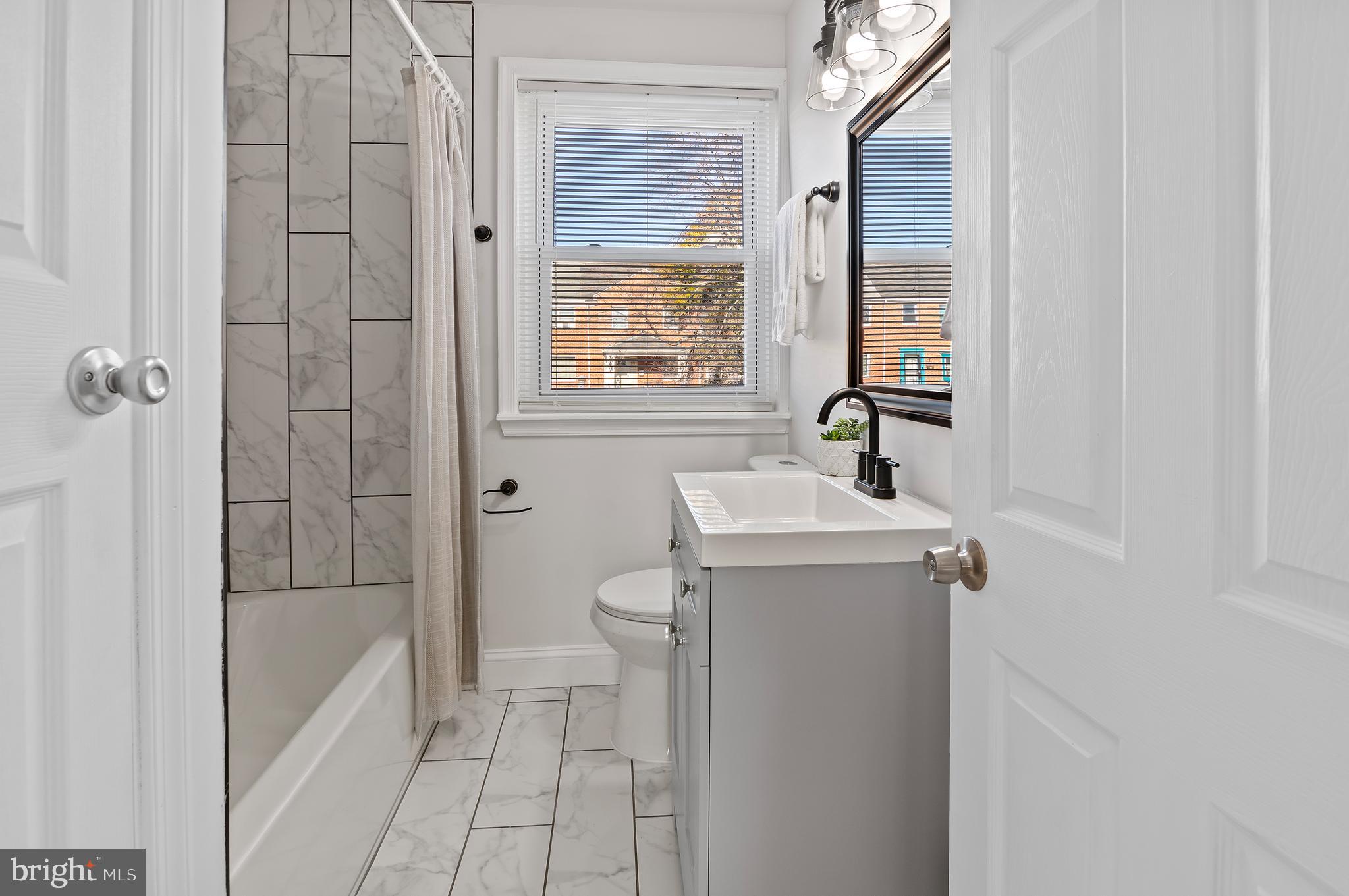 PERRING LOCH - Residential