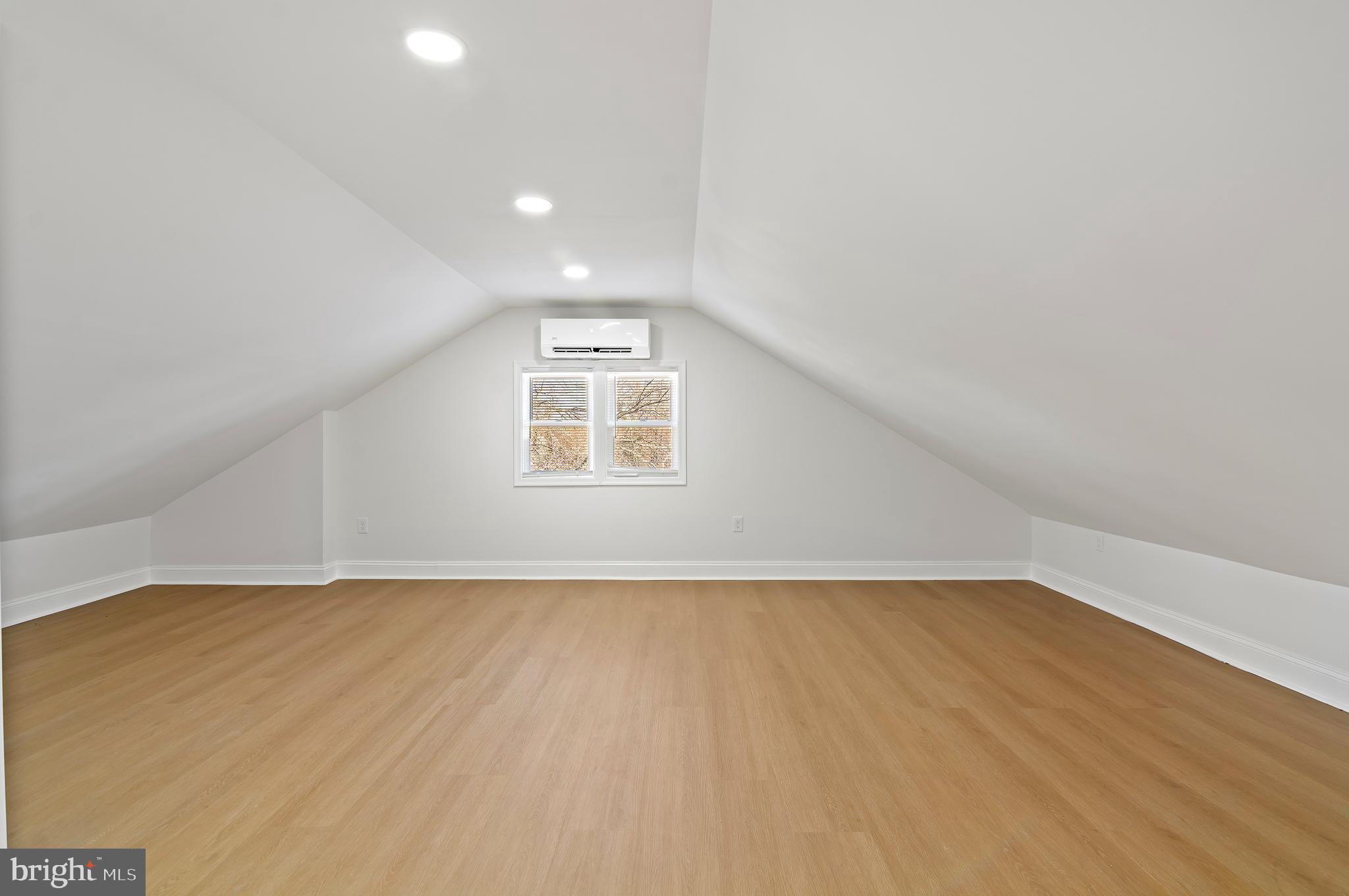 PERRING LOCH - Residential