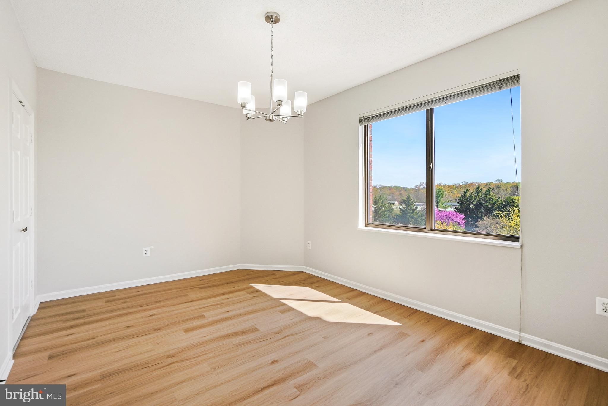 VANTAGE POINT WEST AT LW - Residential