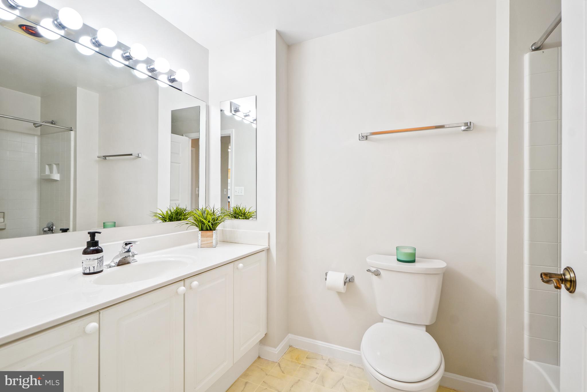 VANTAGE POINT WEST AT LW - Residential