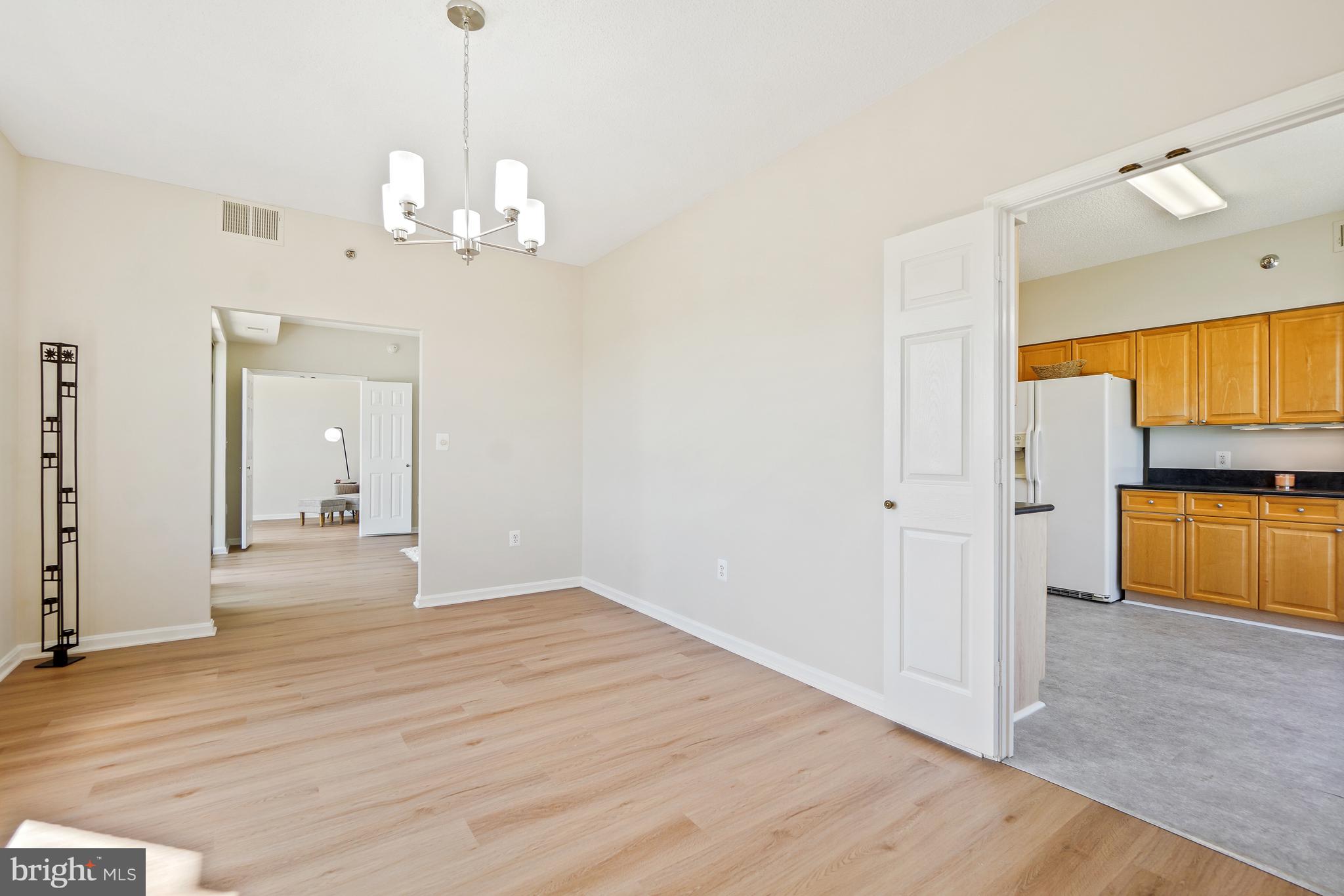 VANTAGE POINT WEST AT LW - Residential