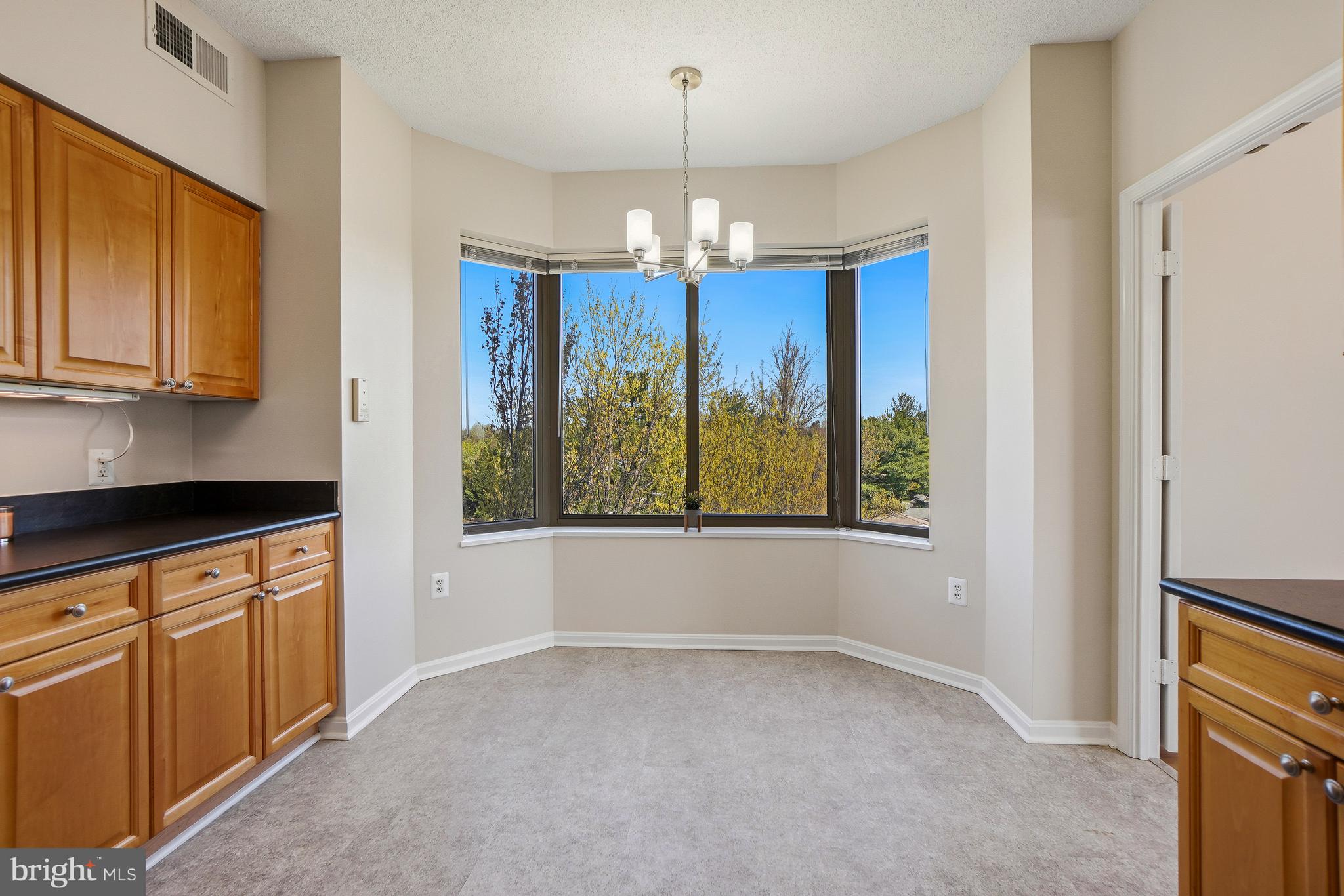 VANTAGE POINT WEST AT LW - Residential