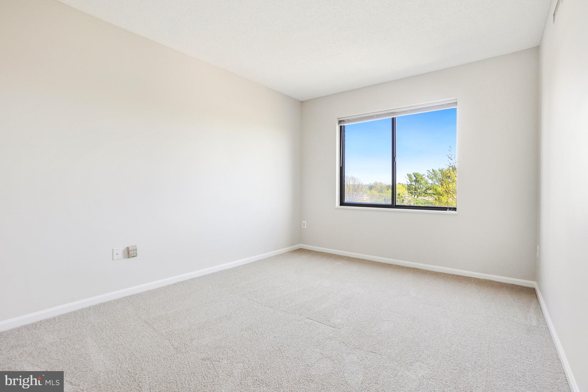 VANTAGE POINT WEST AT LW - Residential