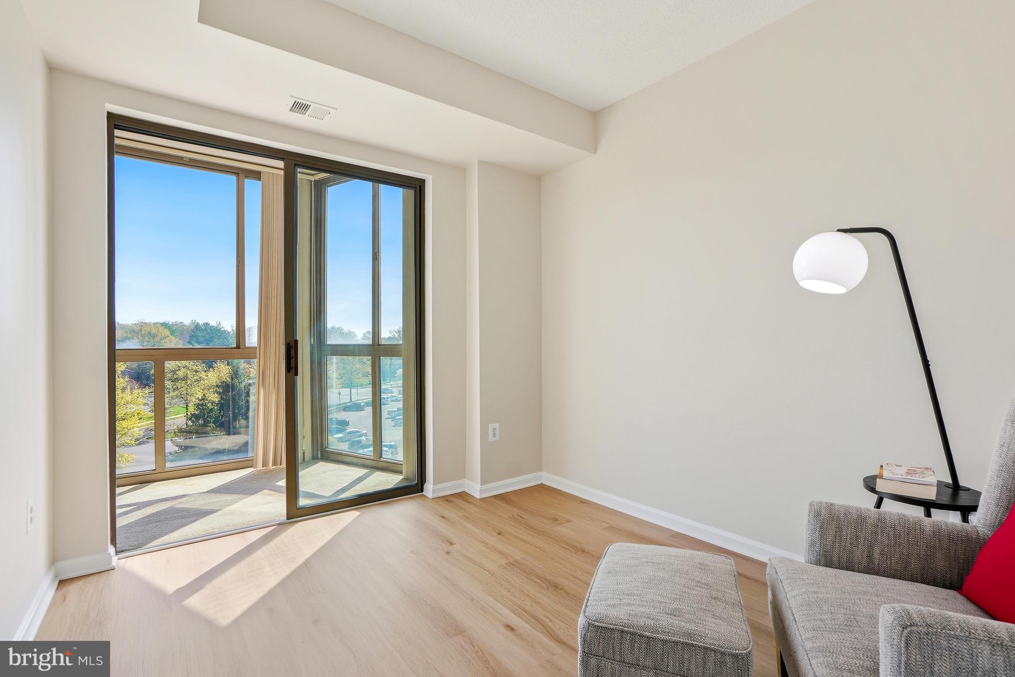 VANTAGE POINT WEST AT LW - Residential