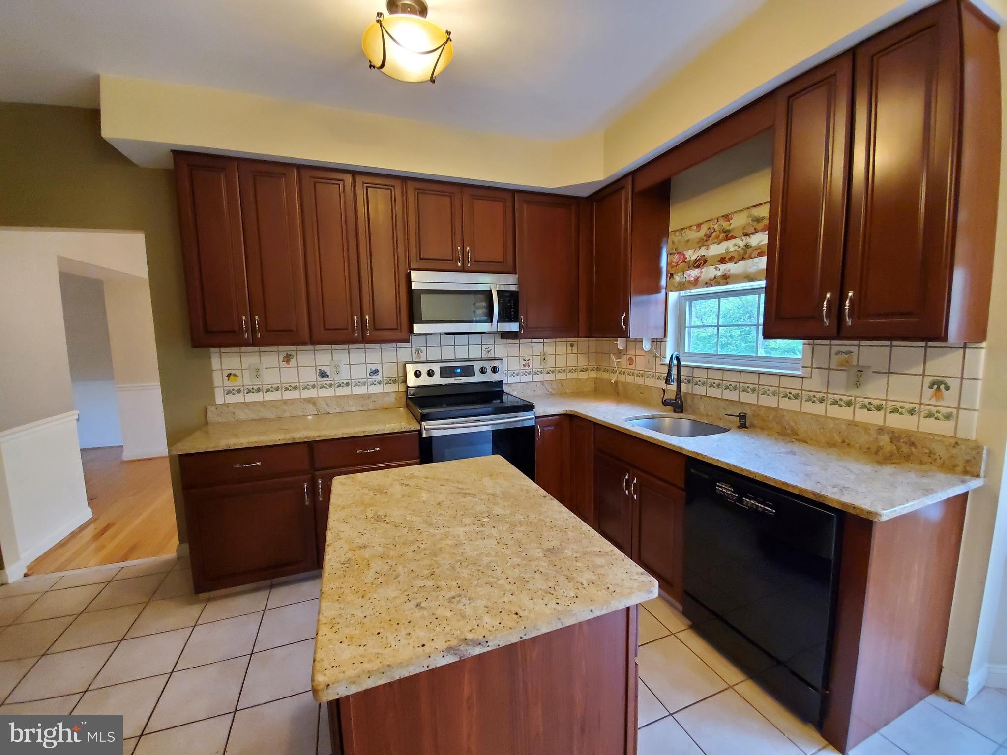 HEATHER RIDGE - Residential Lease