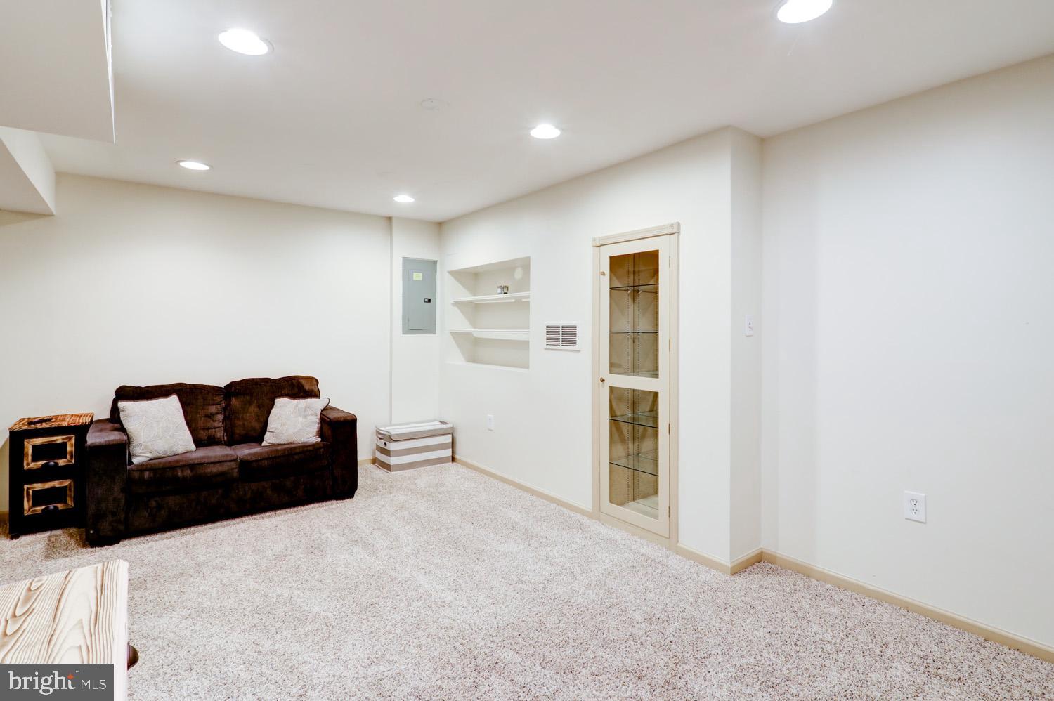 MALLARD PONDS - Residential