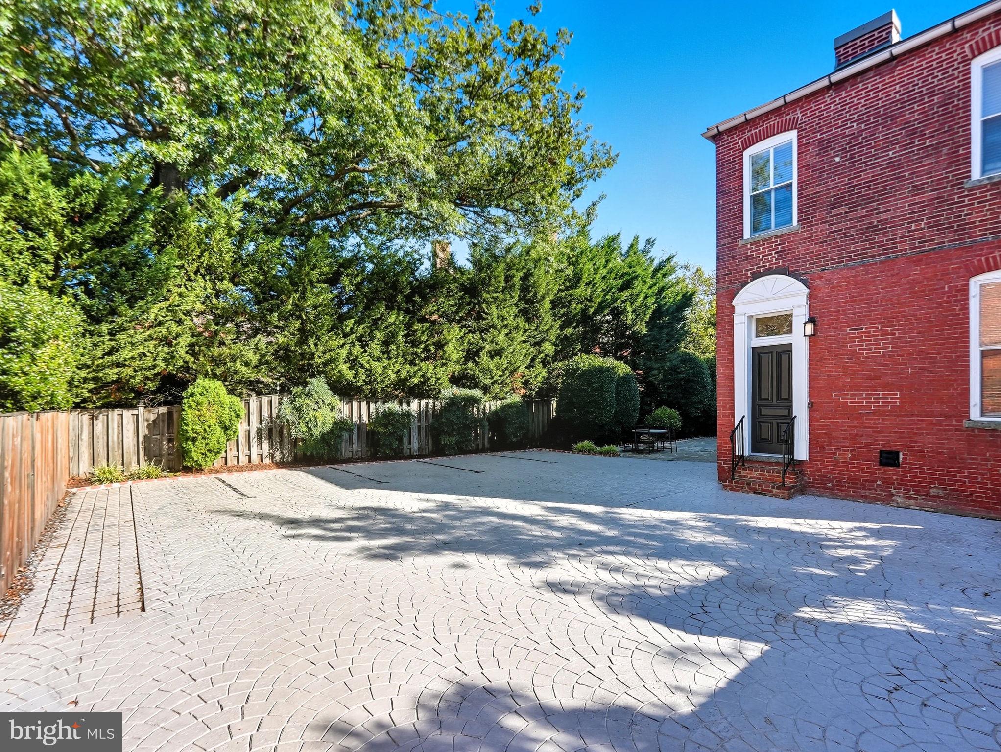 HISTORIC OLD TOWN - Residential