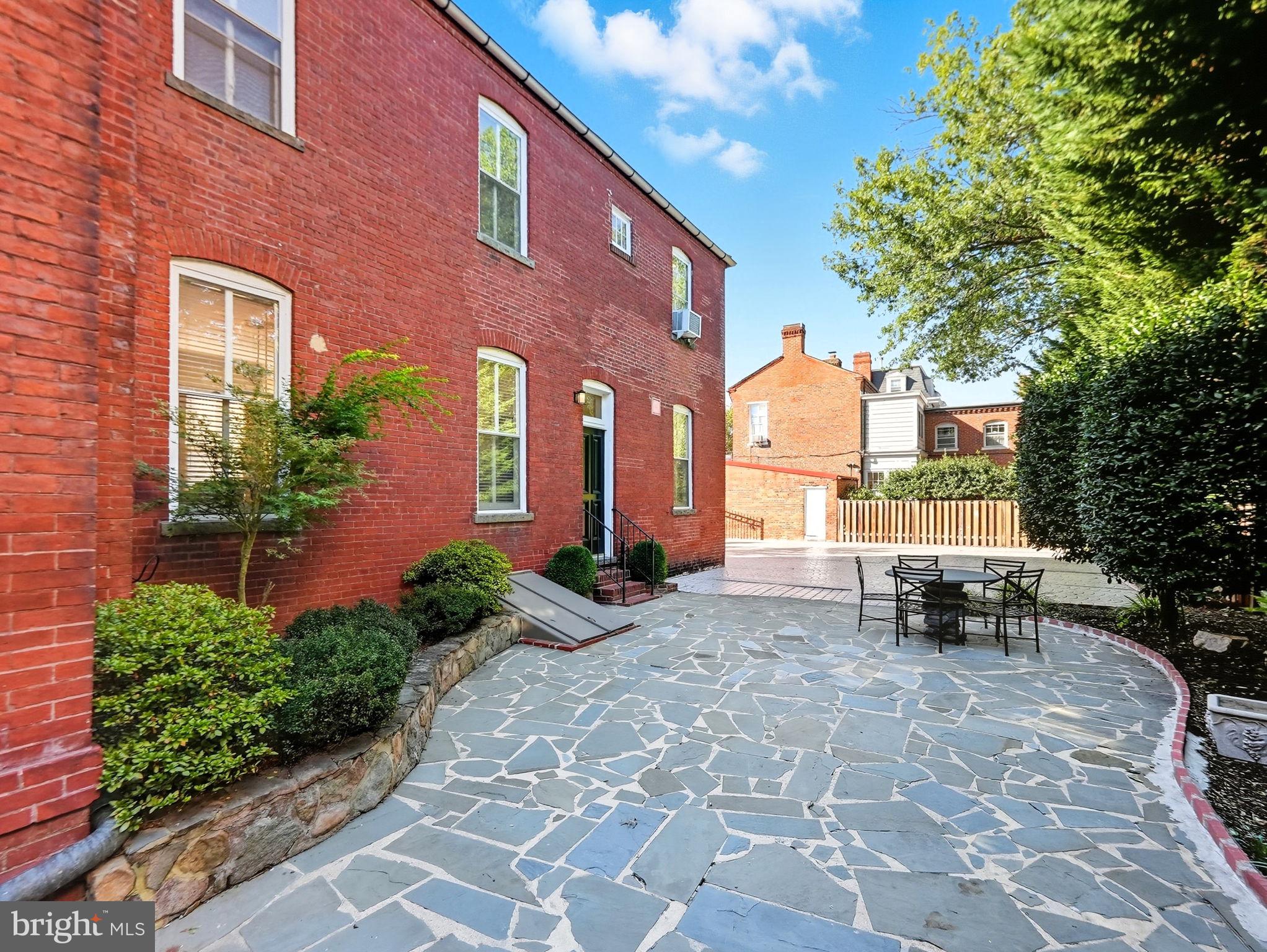 HISTORIC OLD TOWN - Residential