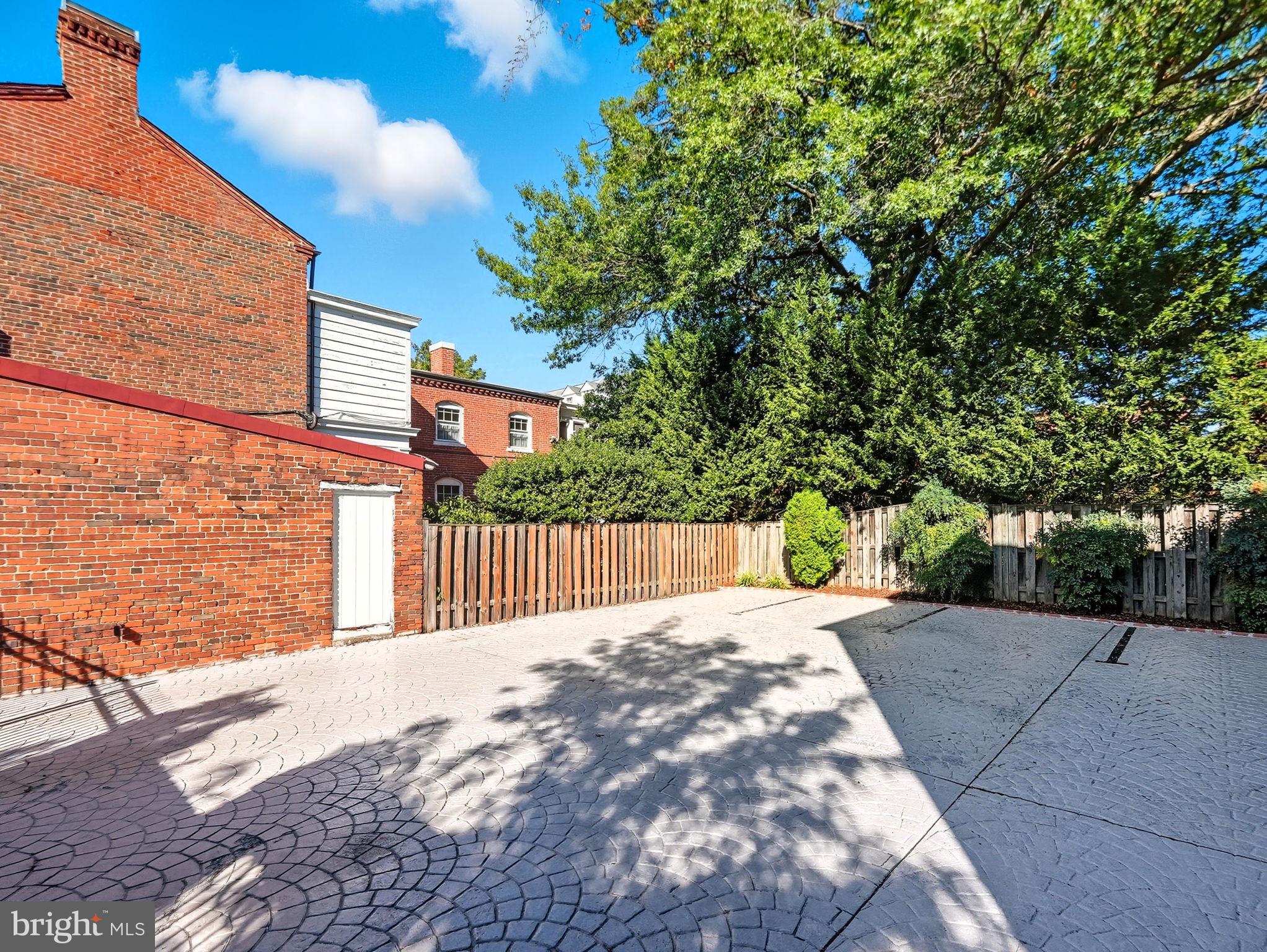 HISTORIC OLD TOWN - Residential