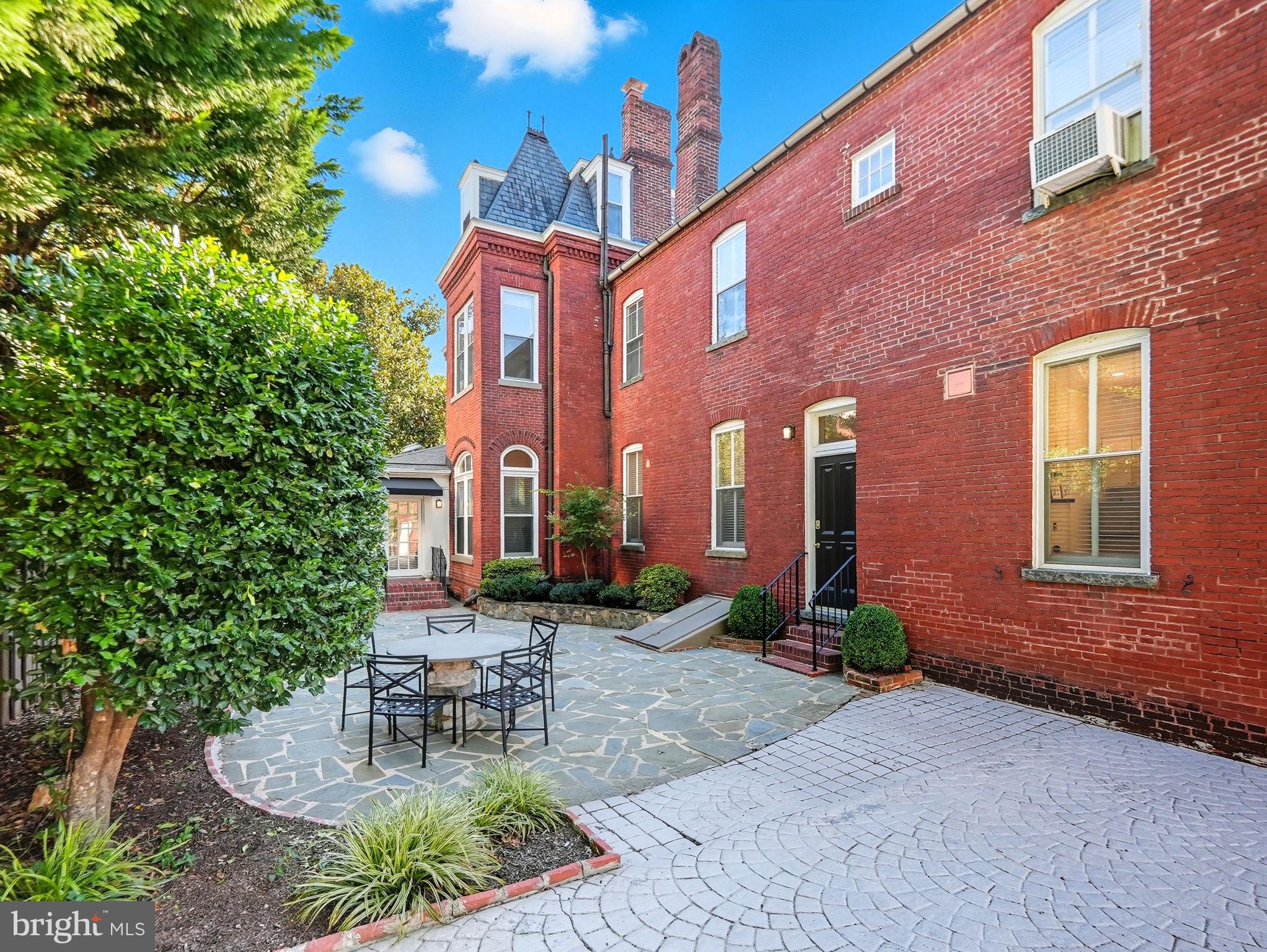 HISTORIC OLD TOWN - Residential