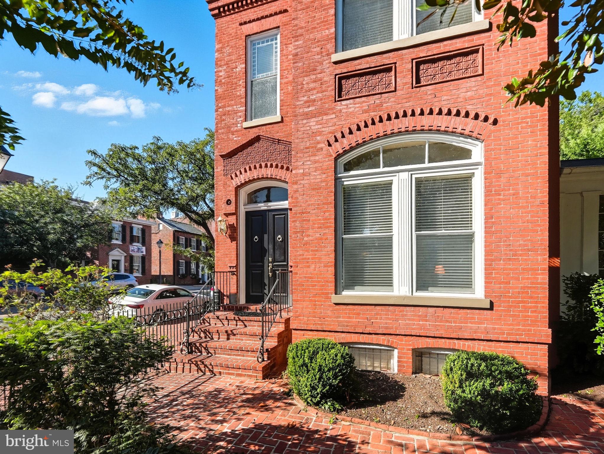 HISTORIC OLD TOWN - Residential
