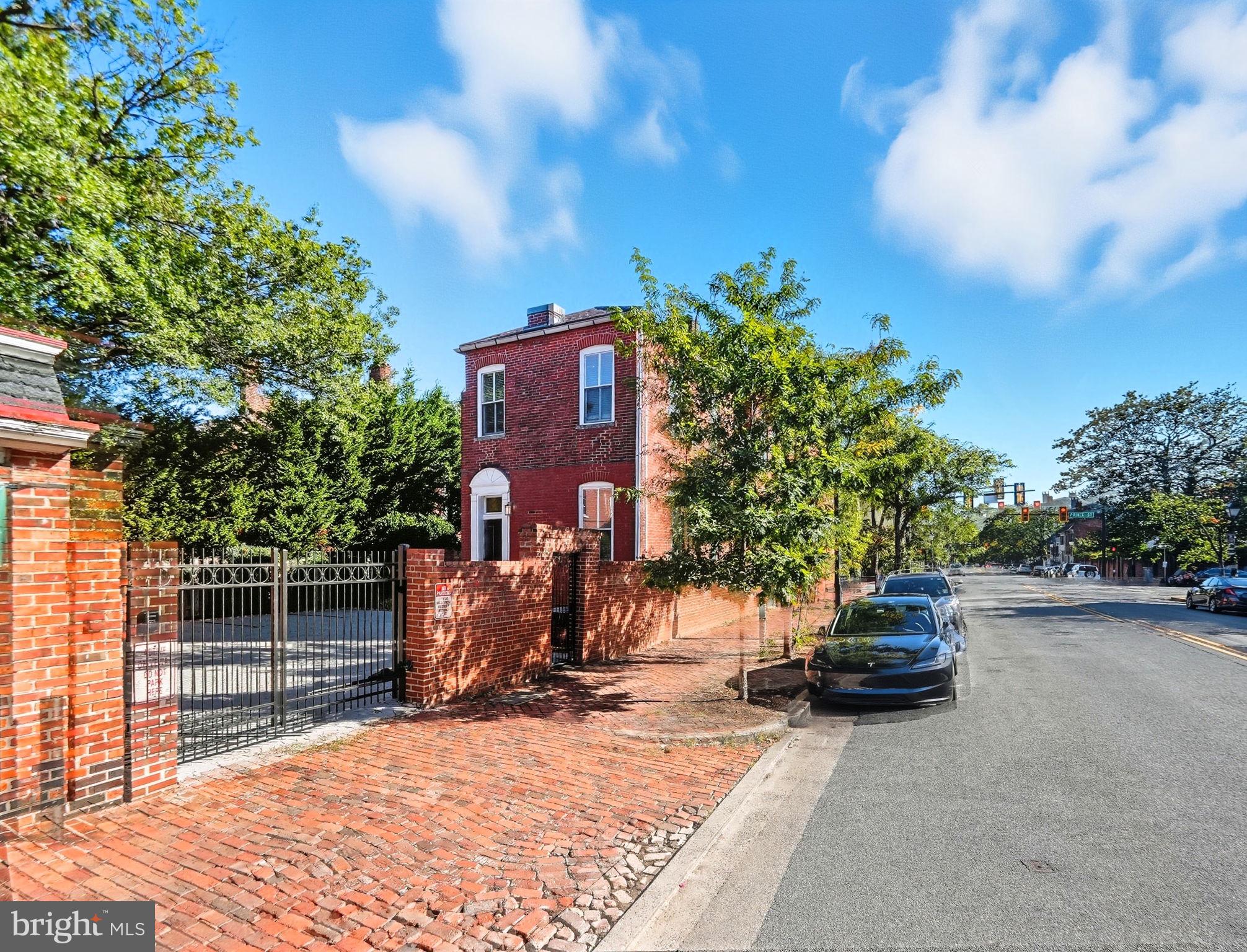 HISTORIC OLD TOWN - Residential