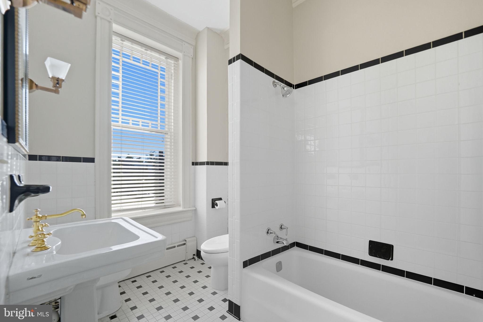 HISTORIC OLD TOWN - Residential