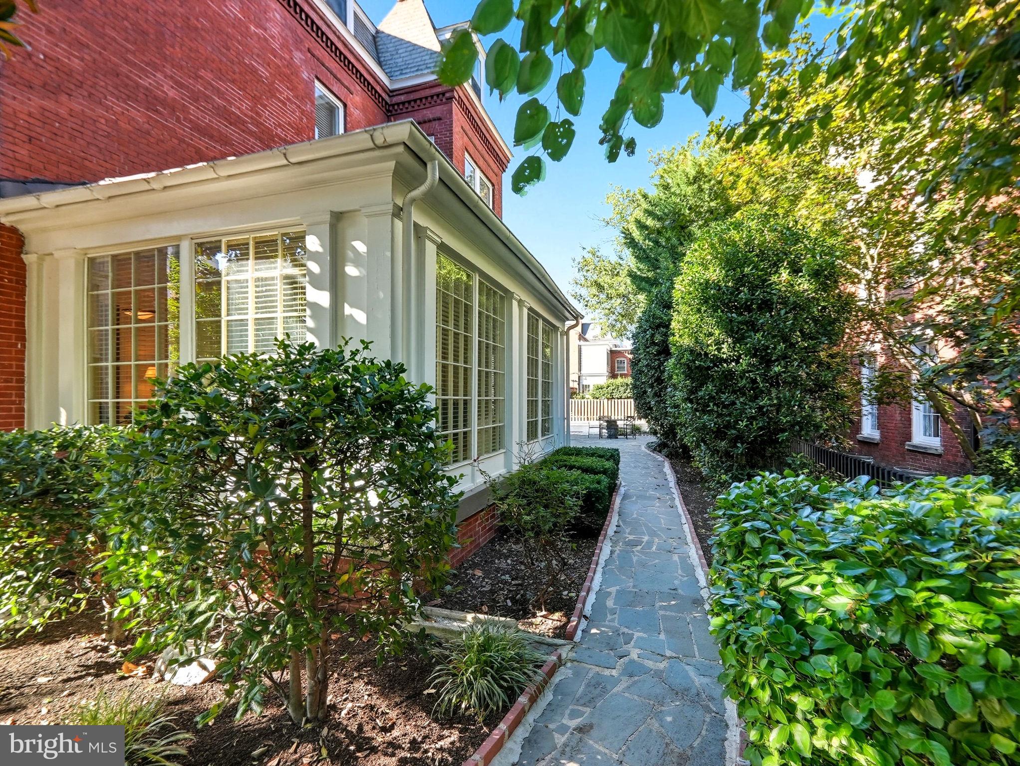 HISTORIC OLD TOWN - Residential