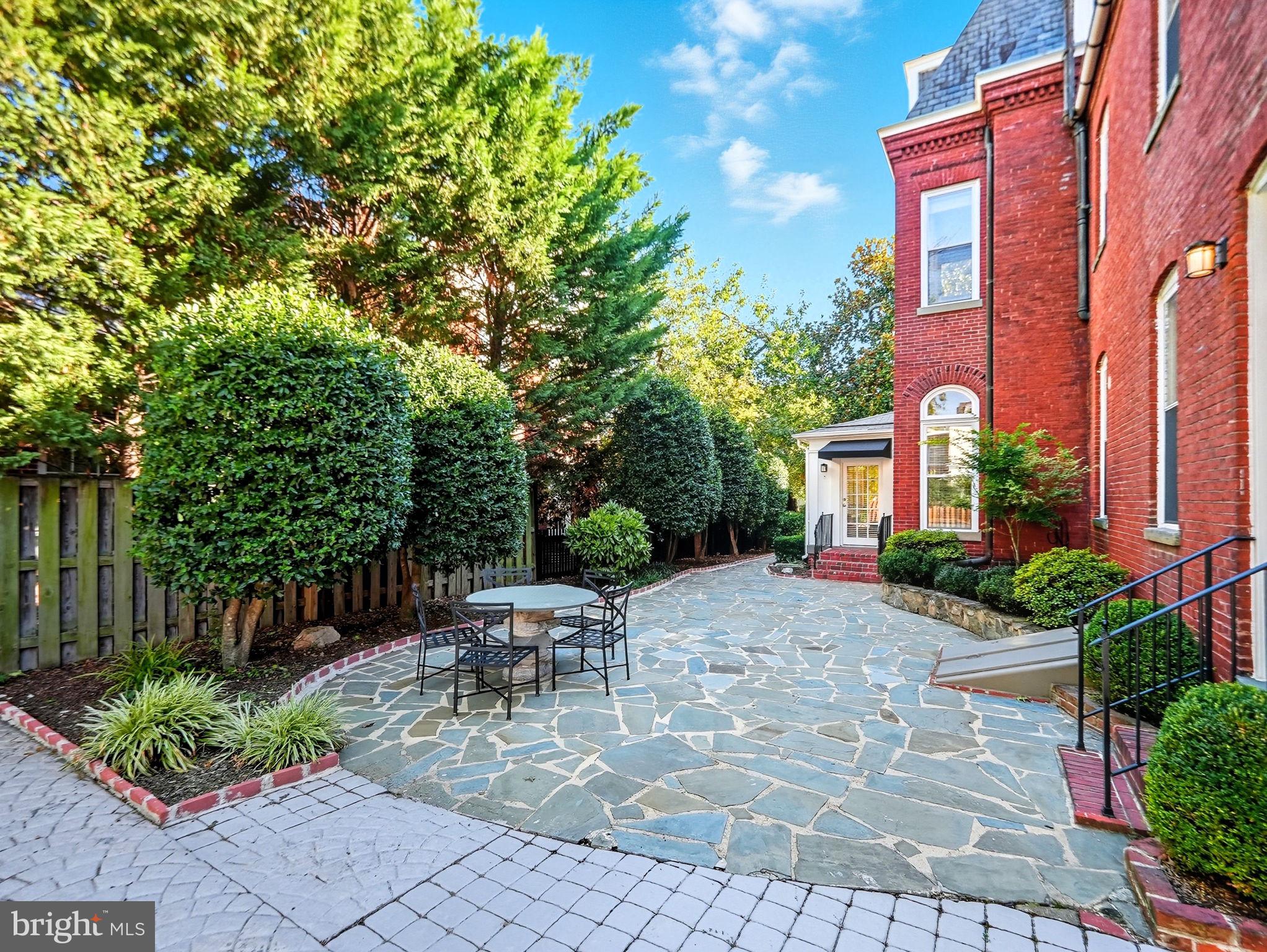 HISTORIC OLD TOWN - Residential