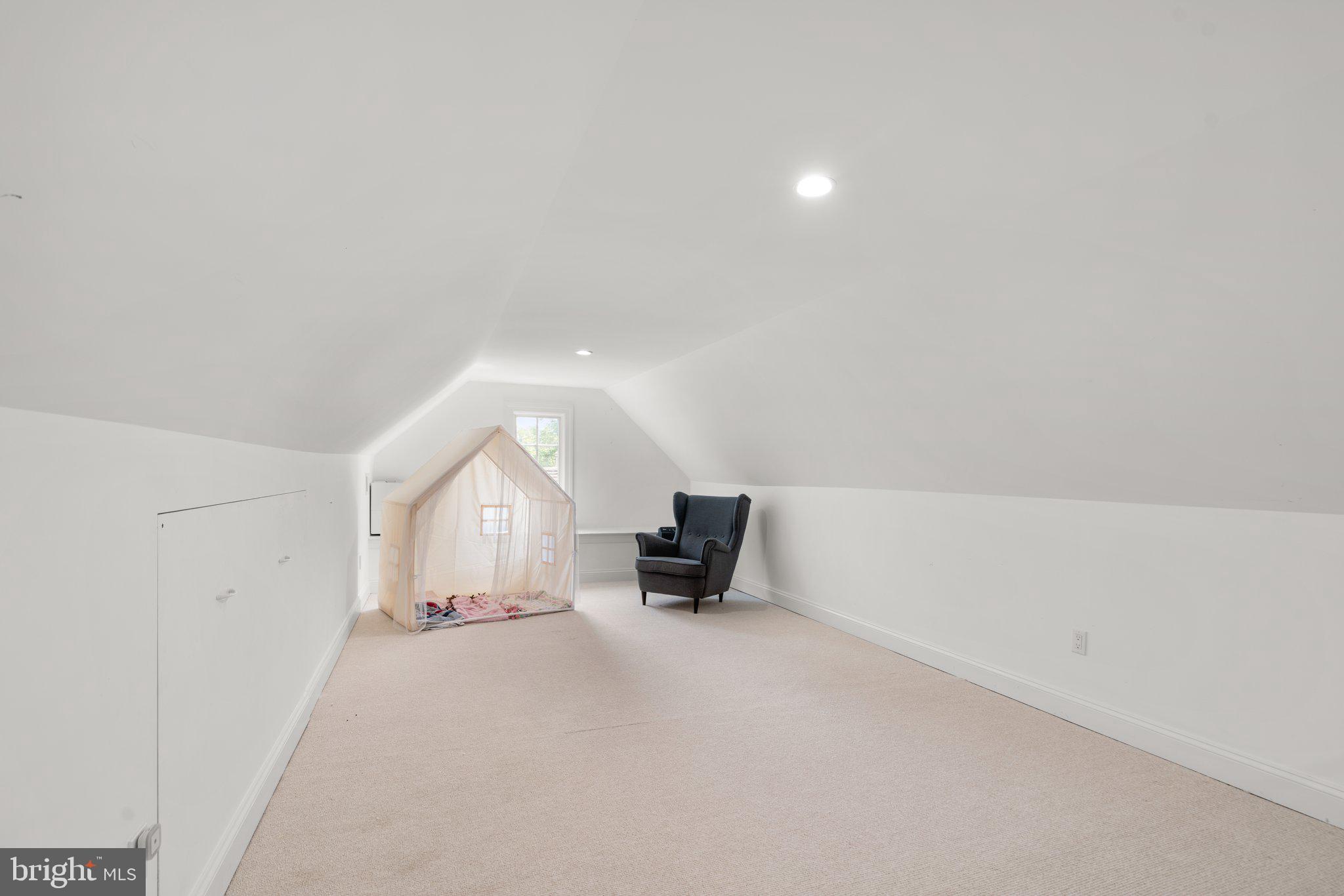 ROLLINGWOOD - Residential