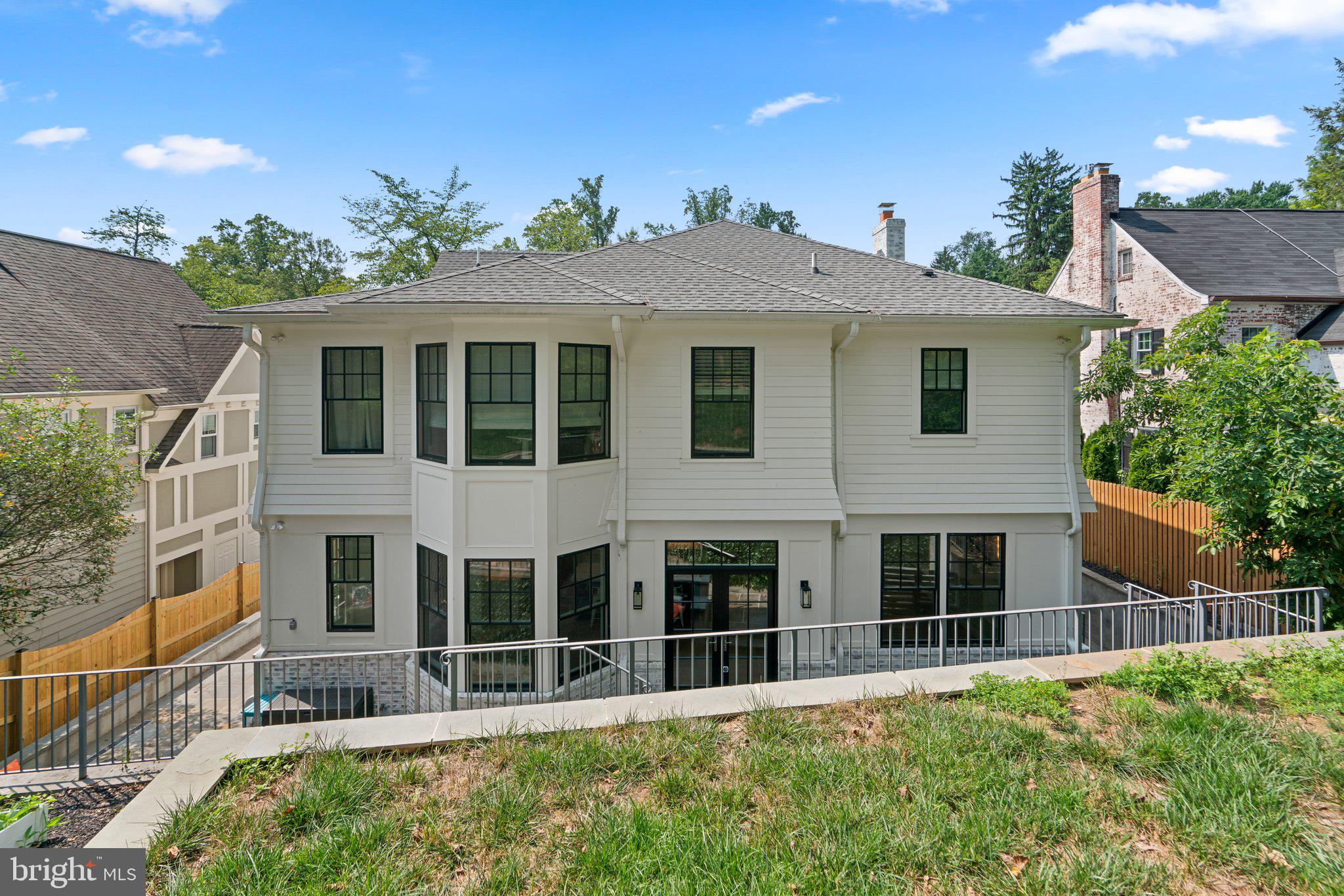 ROLLINGWOOD - Residential