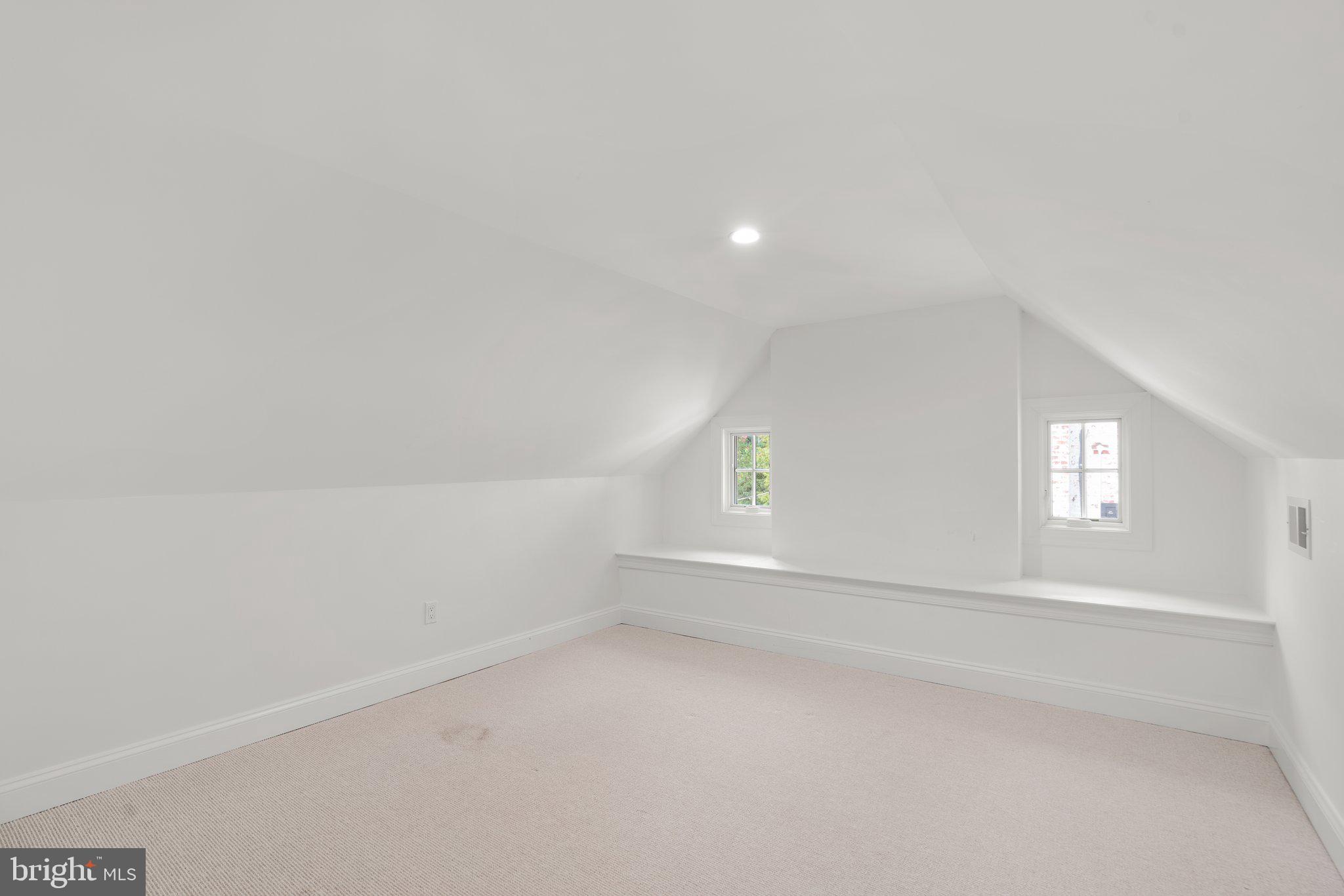 ROLLINGWOOD - Residential