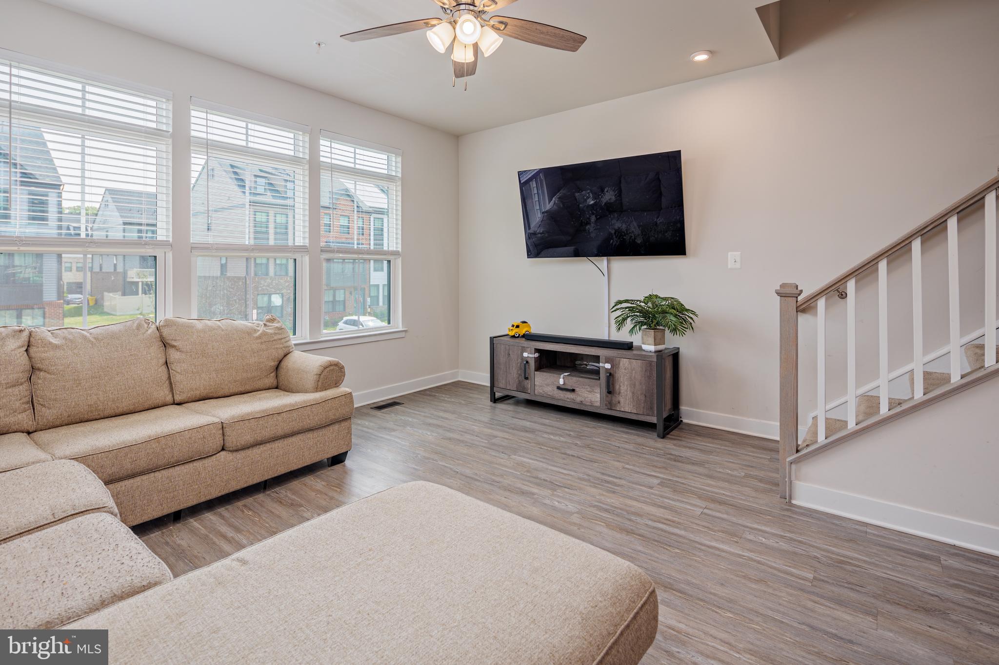 TANYARD SHORES - Residential Lease