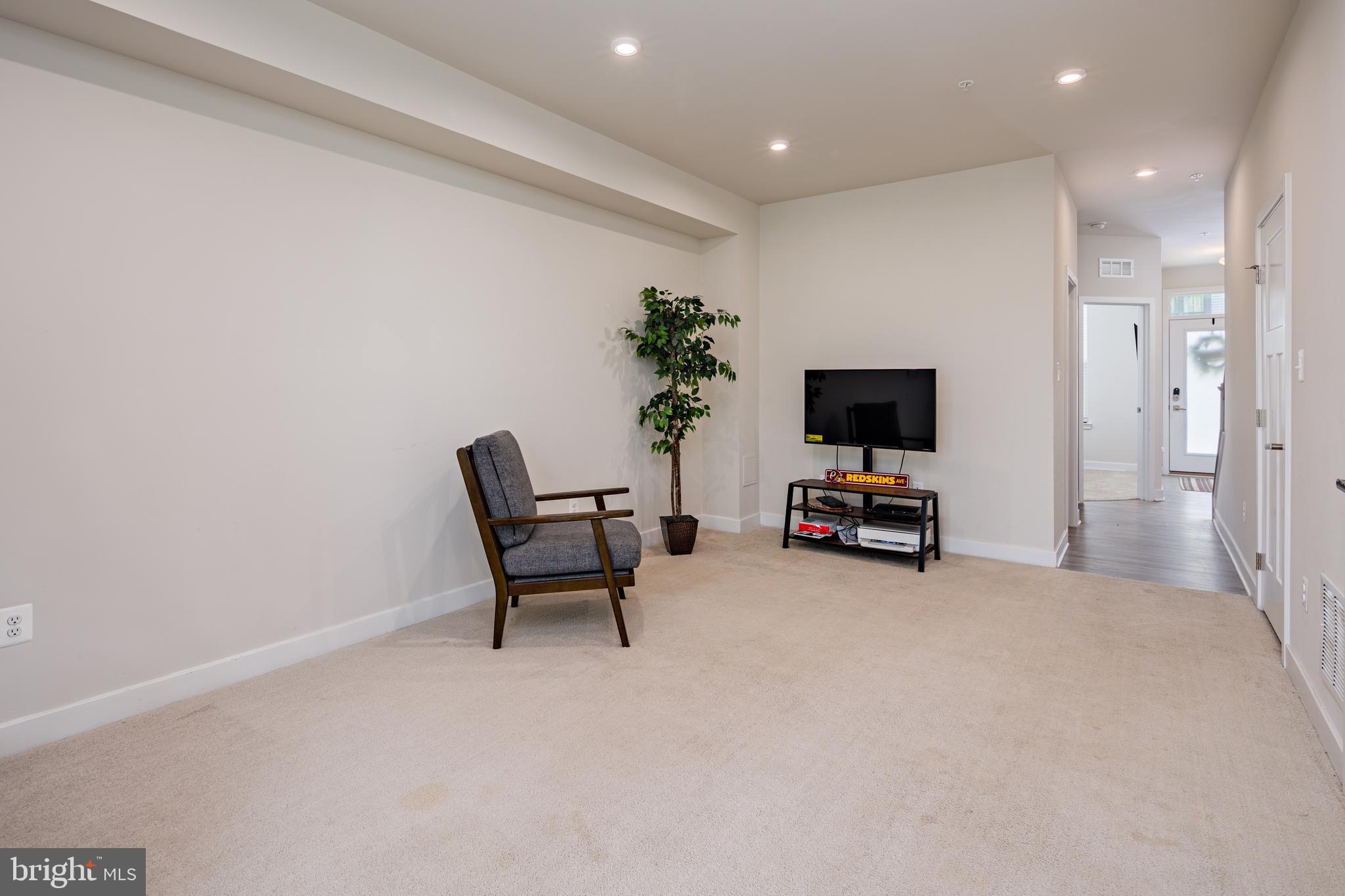 TANYARD SHORES - Residential Lease