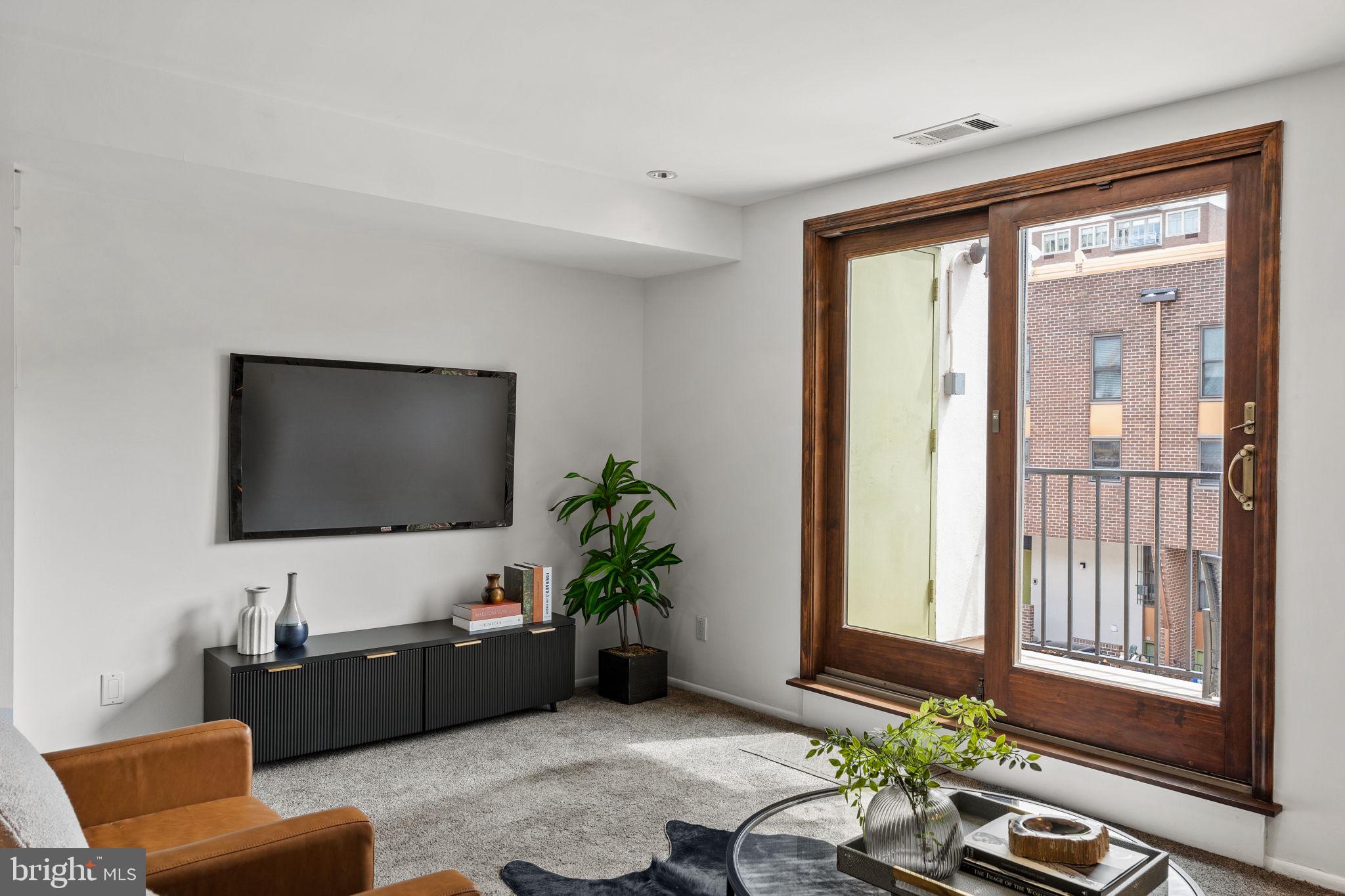 15 HAMILTON CIRCLE