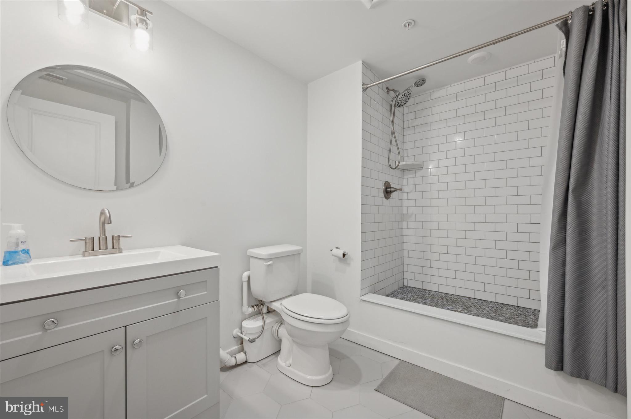 FAIRMOUNT - Residential Lease