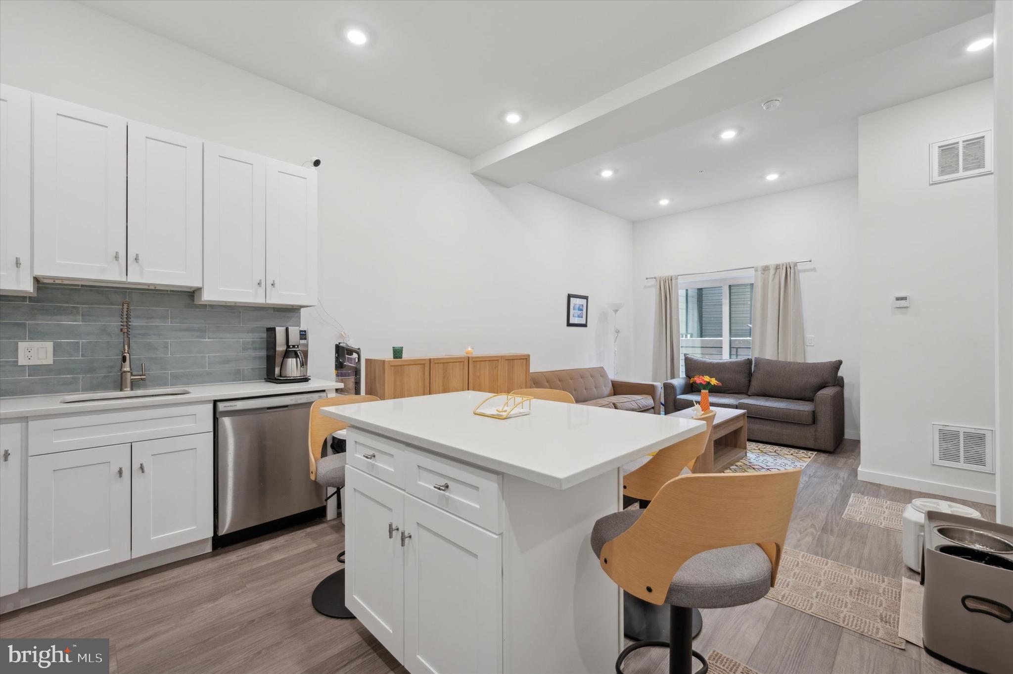 FAIRMOUNT - Residential Lease