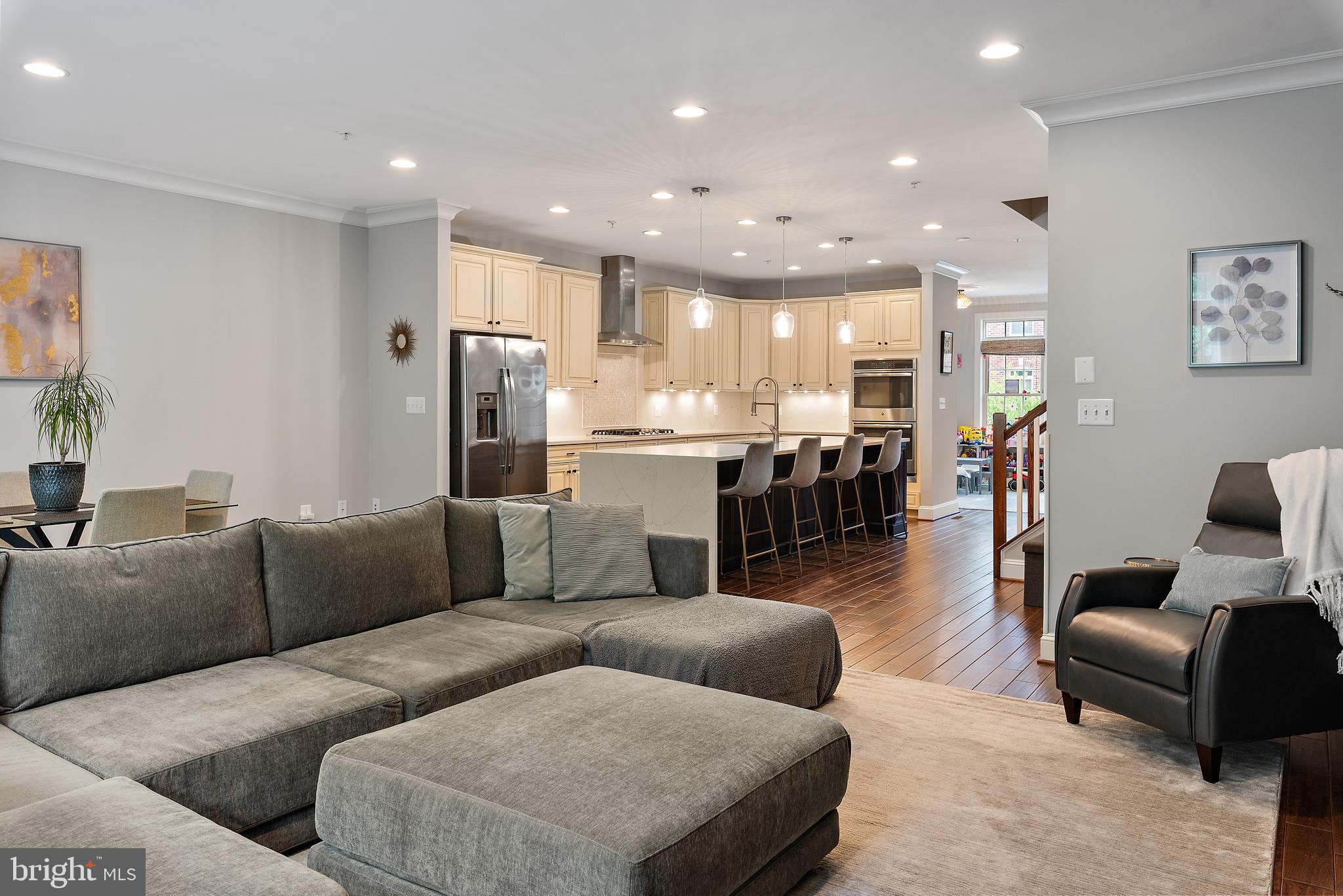 138 MERRIMACK WAY